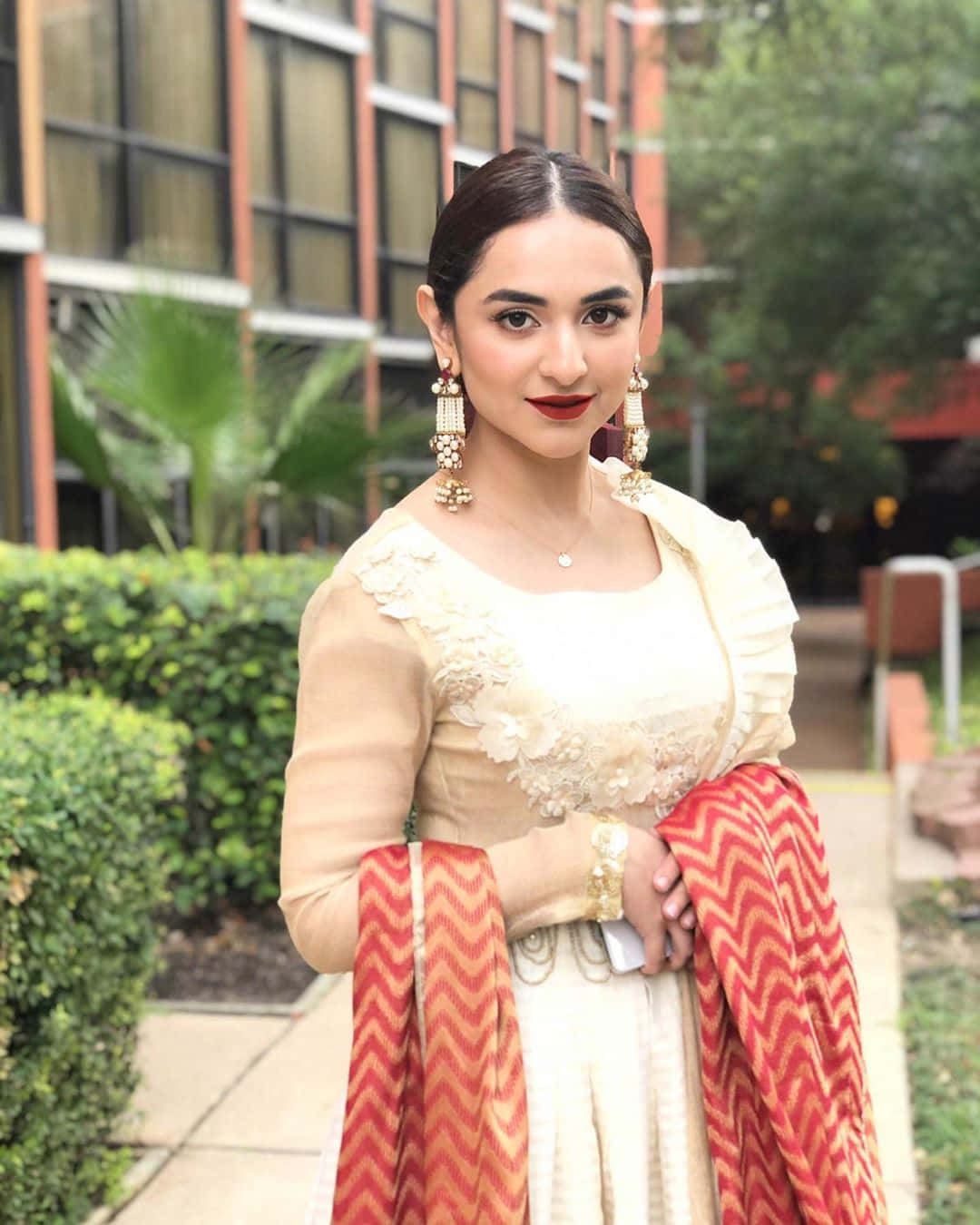 Larawan ni Yumna Zaidi, Babaeng Pakistani Wallpaper
