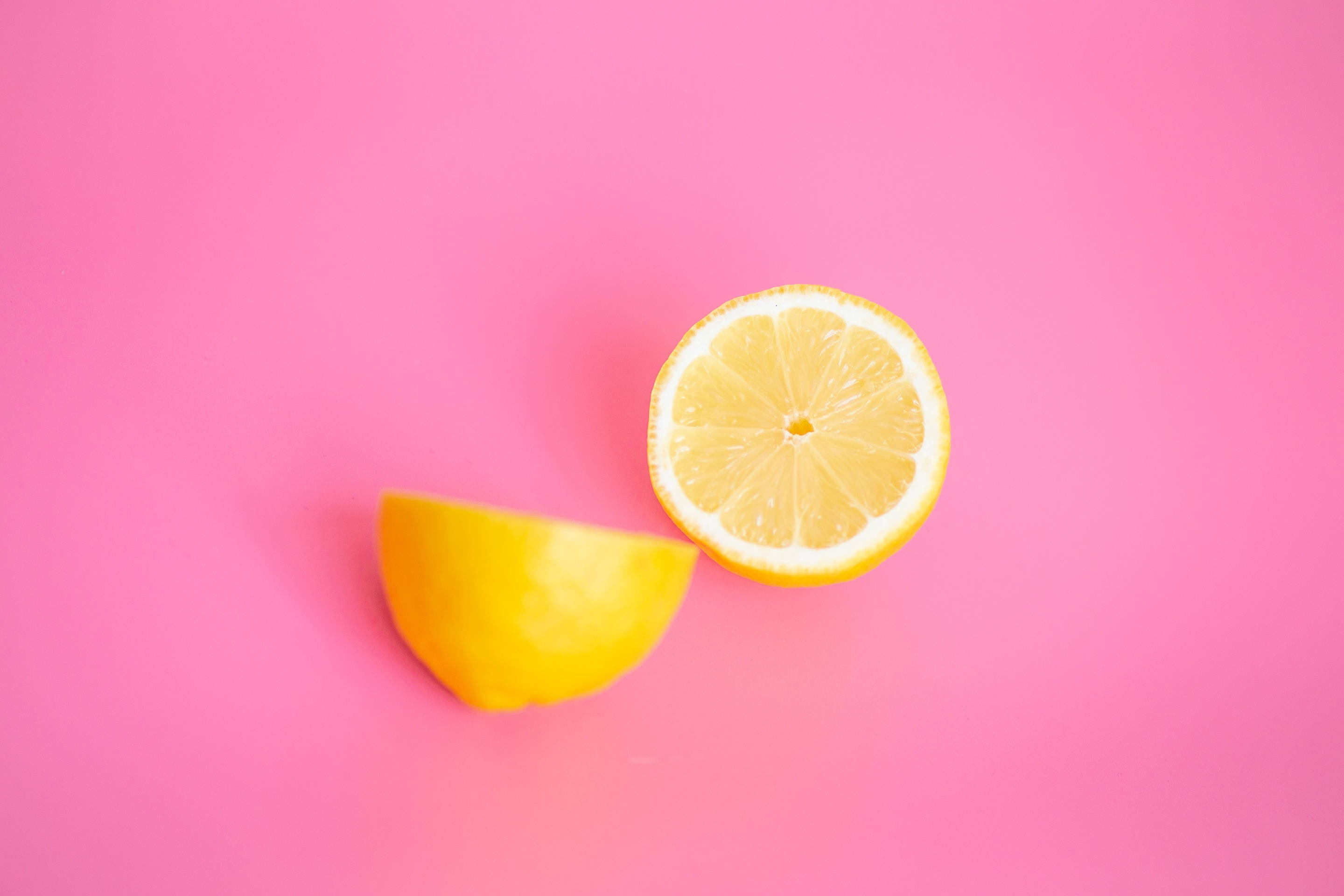Lemon sa Pink Wallpaper