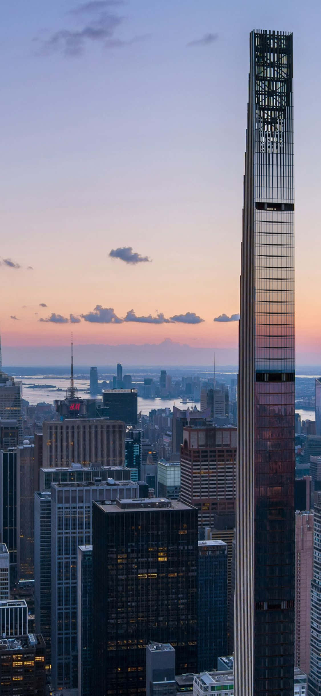 Buhay sa Big Apple - Isang iPhone X na may magandang tanawin ng New York City Wallpaper