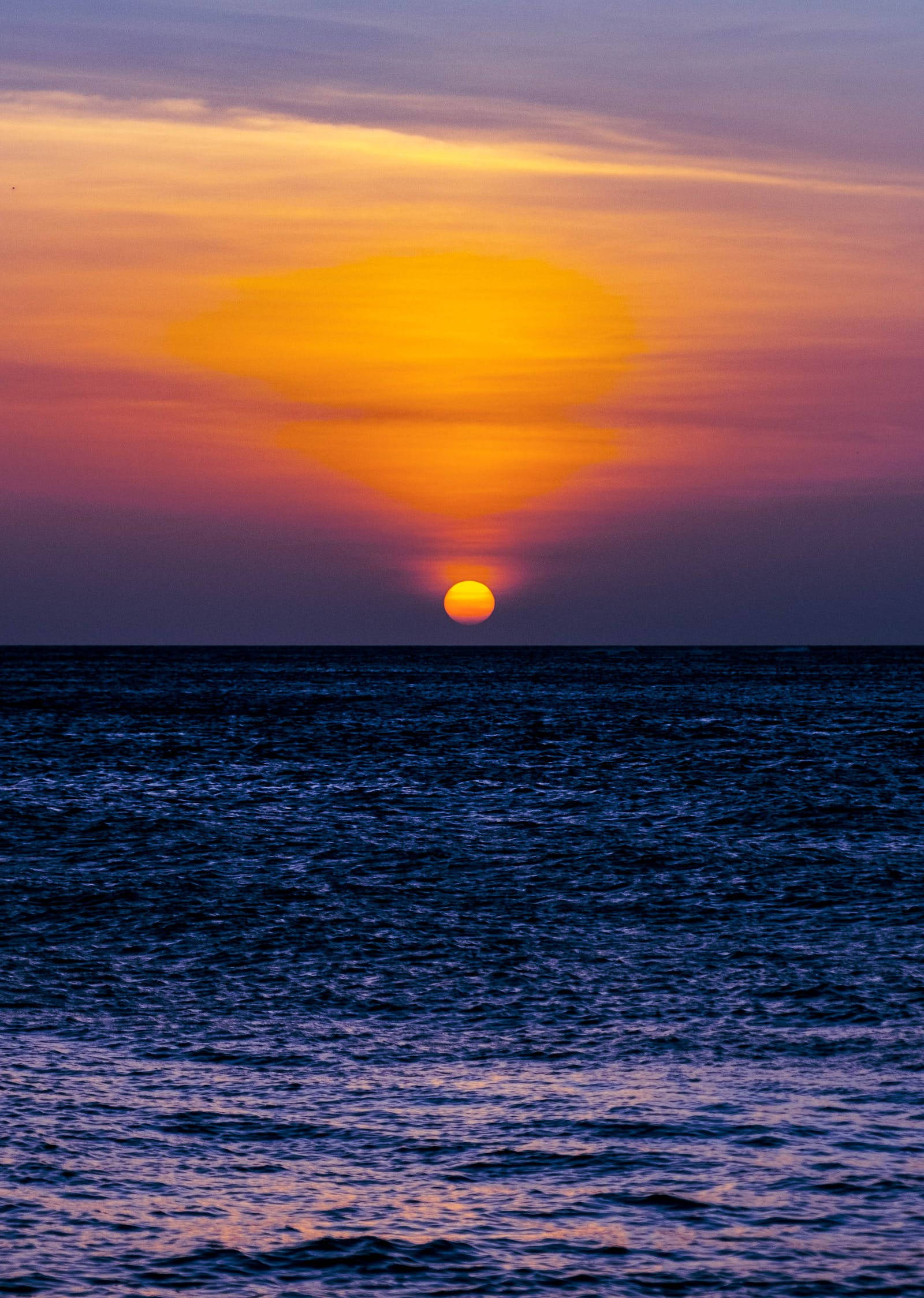 Lila Aesthetic na Paglubog ng Araw Wallpaper