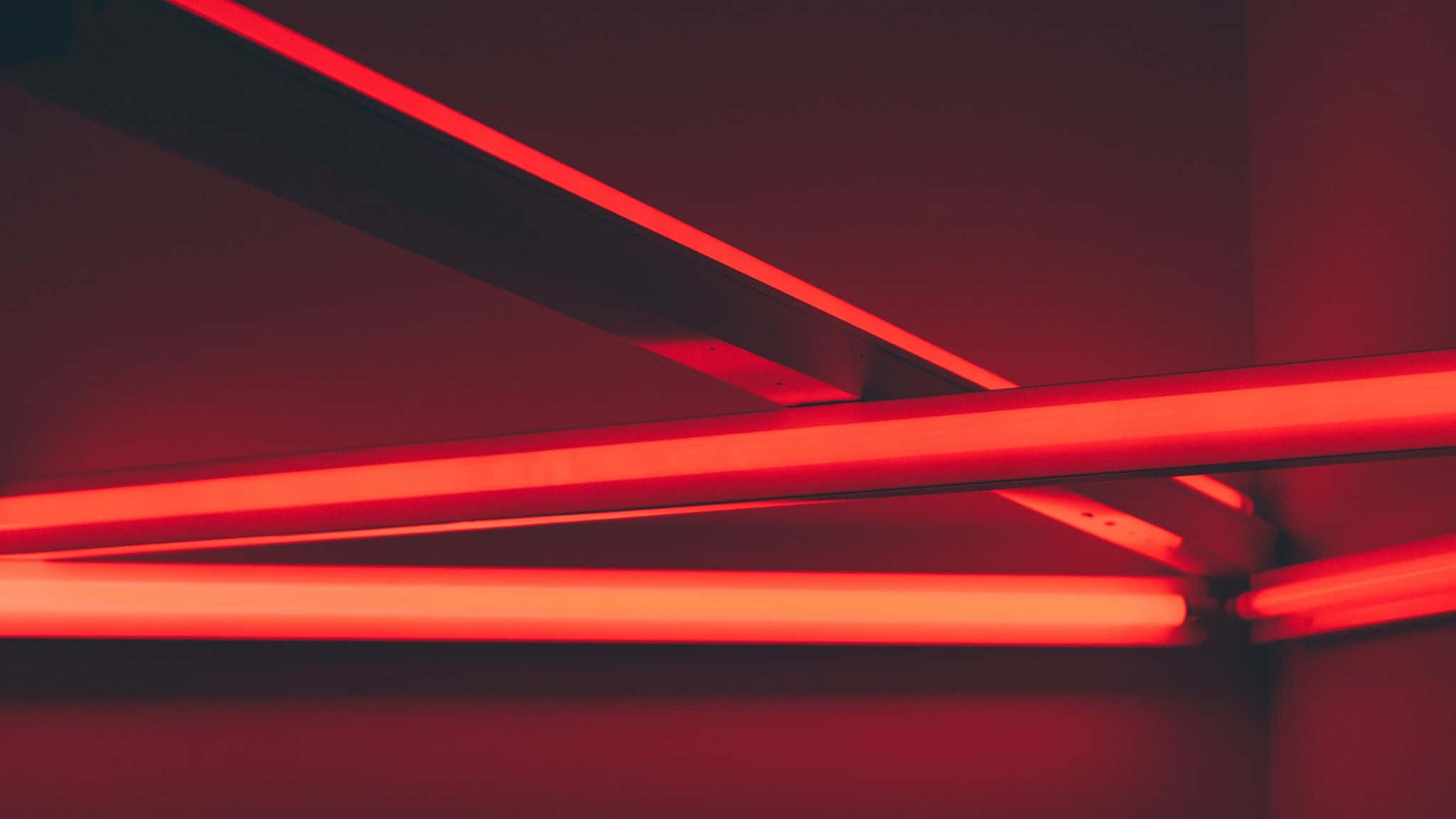 Linya ng Neon na Ilaw na Pulang Background Wallpaper