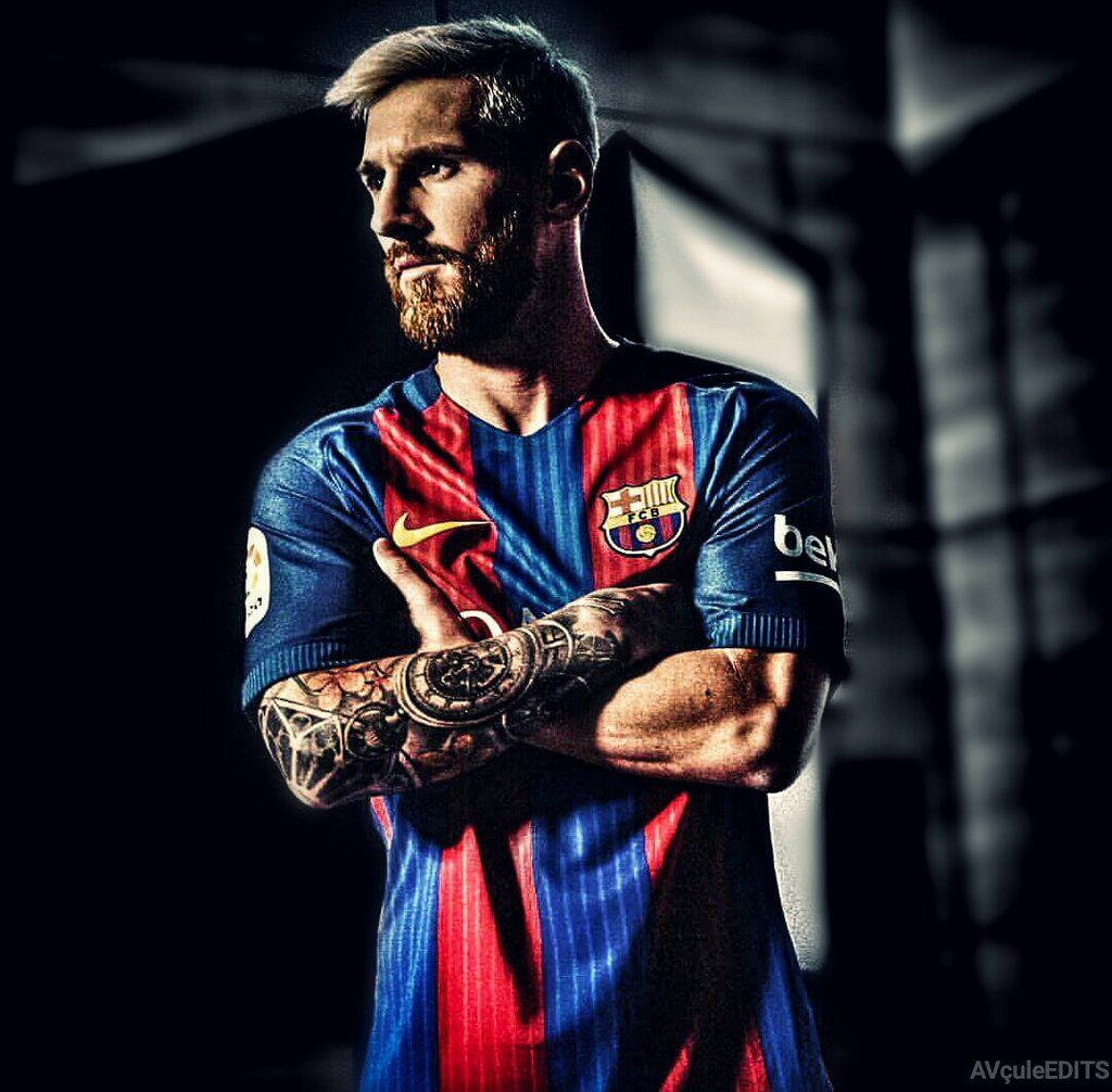 Lionel Messi na nagpapakita ng kanyang mga galaw sa soccer kasama ang Barcelona Wallpaper