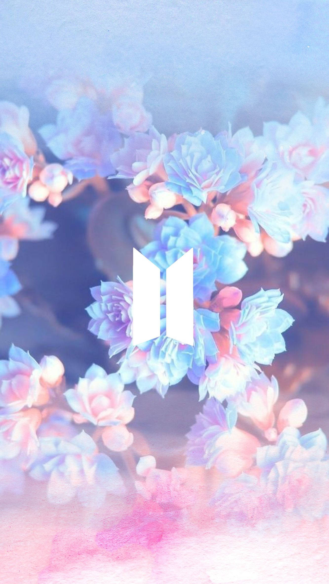 Logo ng BTS na may Bulaklak Wallpaper