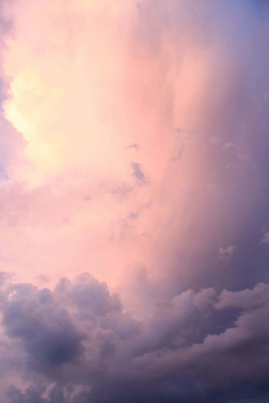 Lutang sa itaas ng mga ulap at hanapin ang iyong estetika Wallpaper