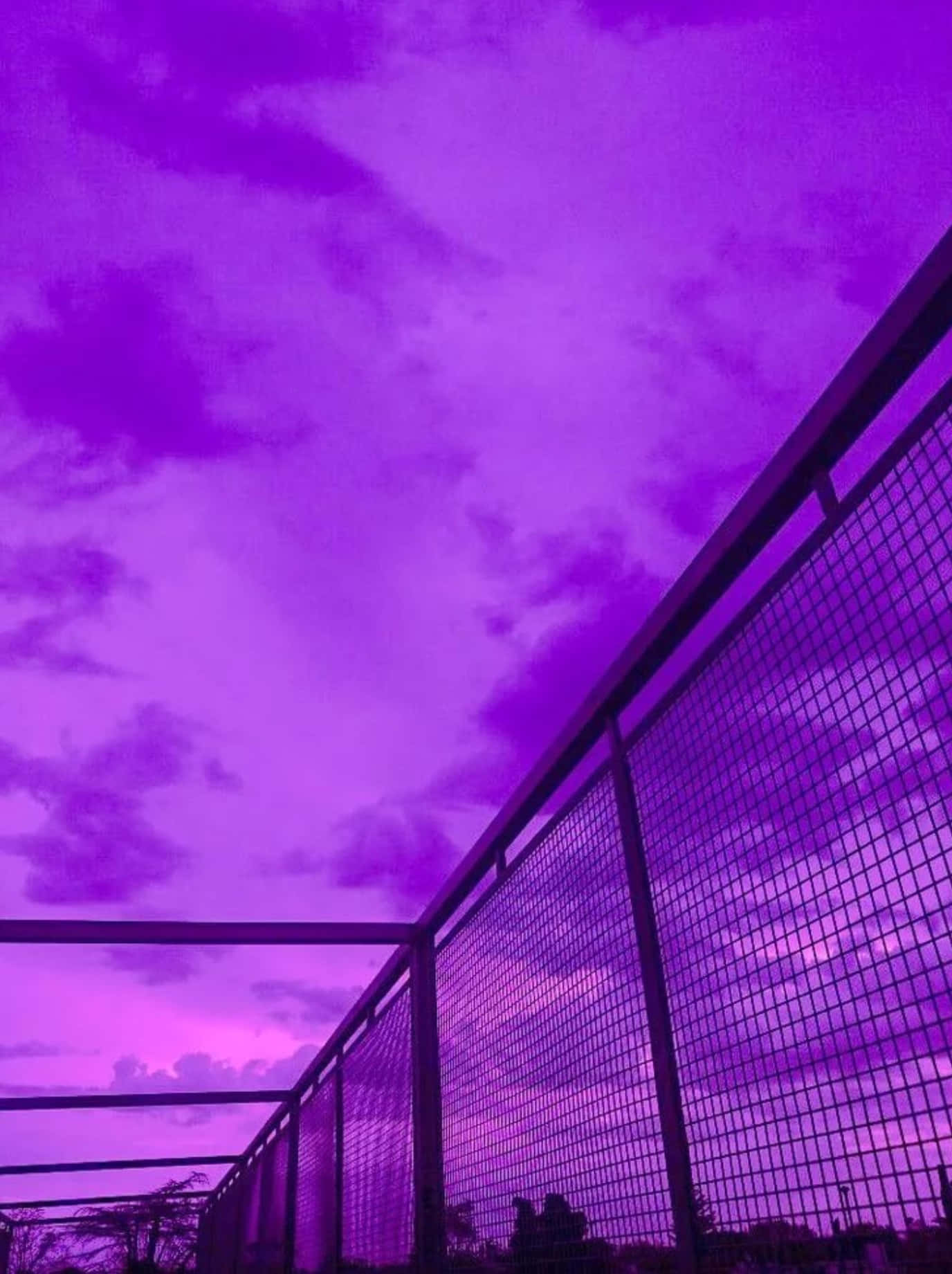 Maaliwalas na Asul na Langit na May Puting Ulap Wallpaper