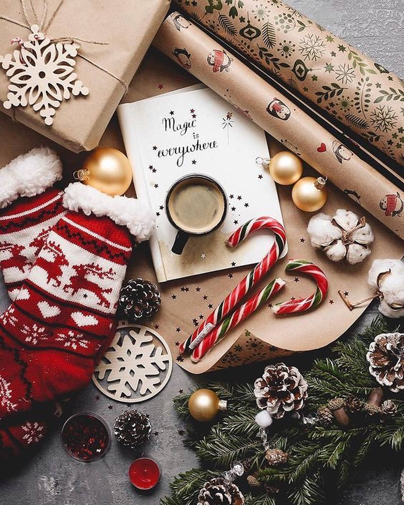 Maaliwalas na Estetikang Candy Cane ng Pasko Wallpaper