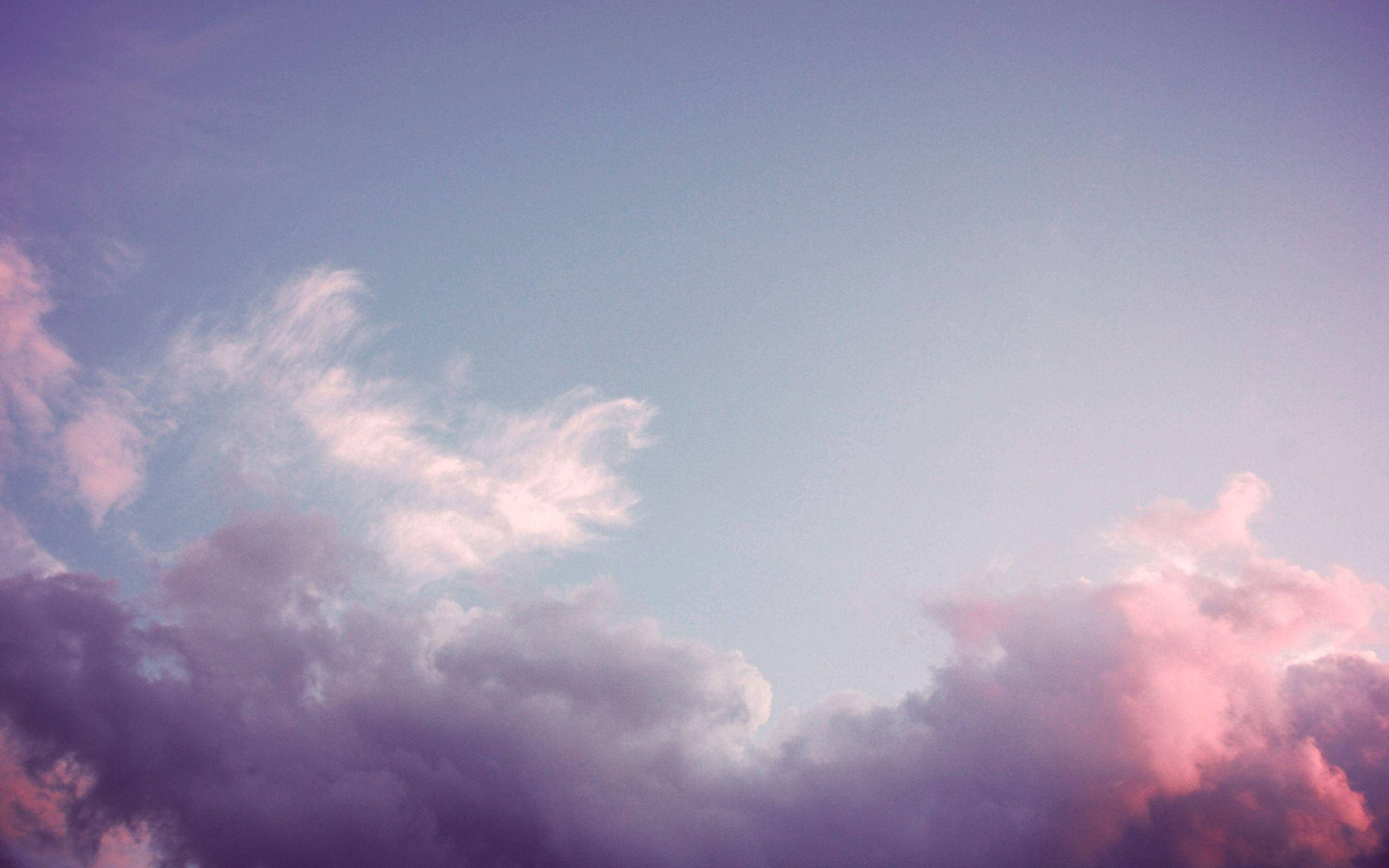 Maaliwalas na Maulap na Langit na Laptop Wallpaper