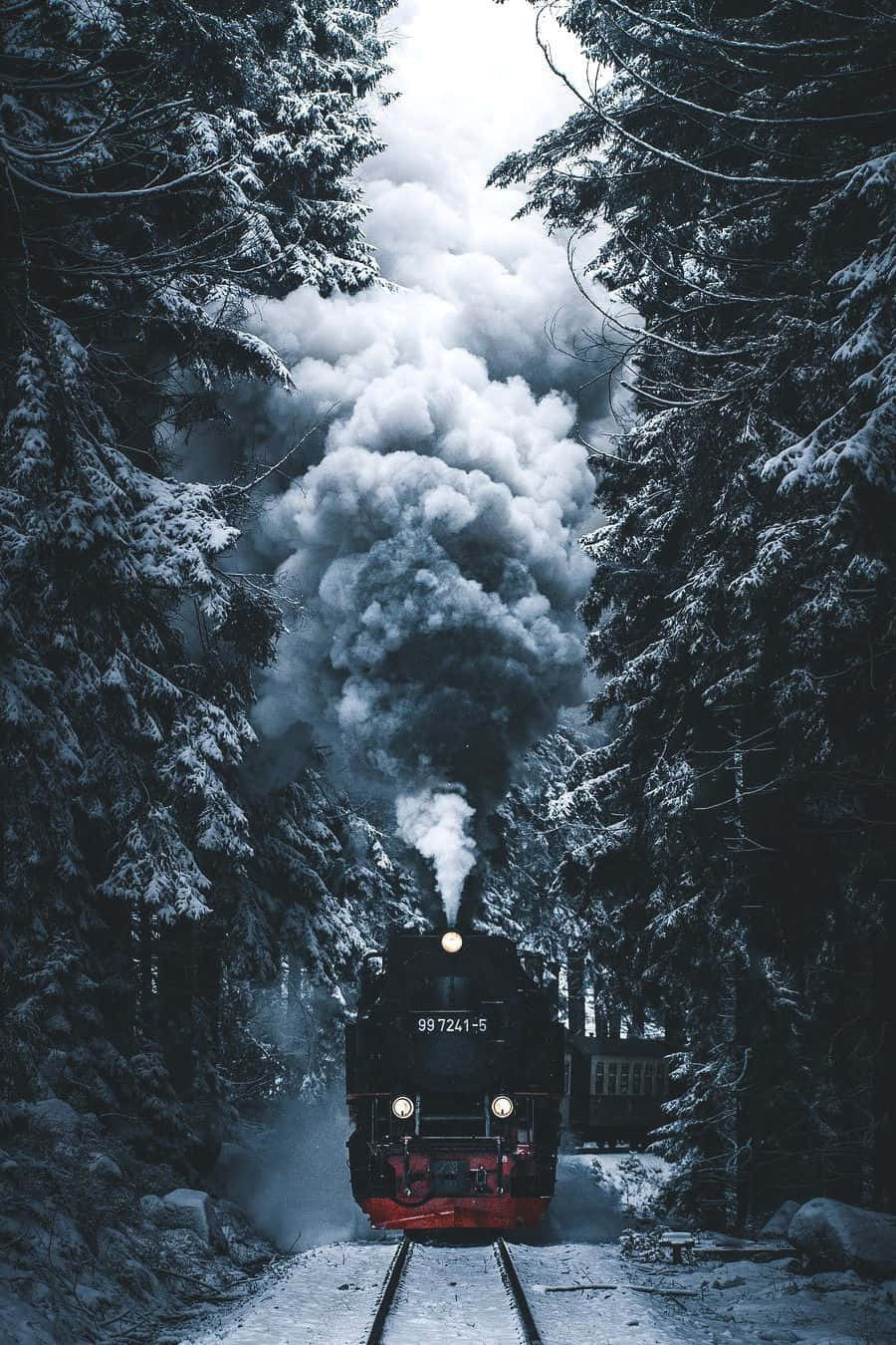 Maaliwalas na Tren sa Taglamig na Tumblr Wallpaper