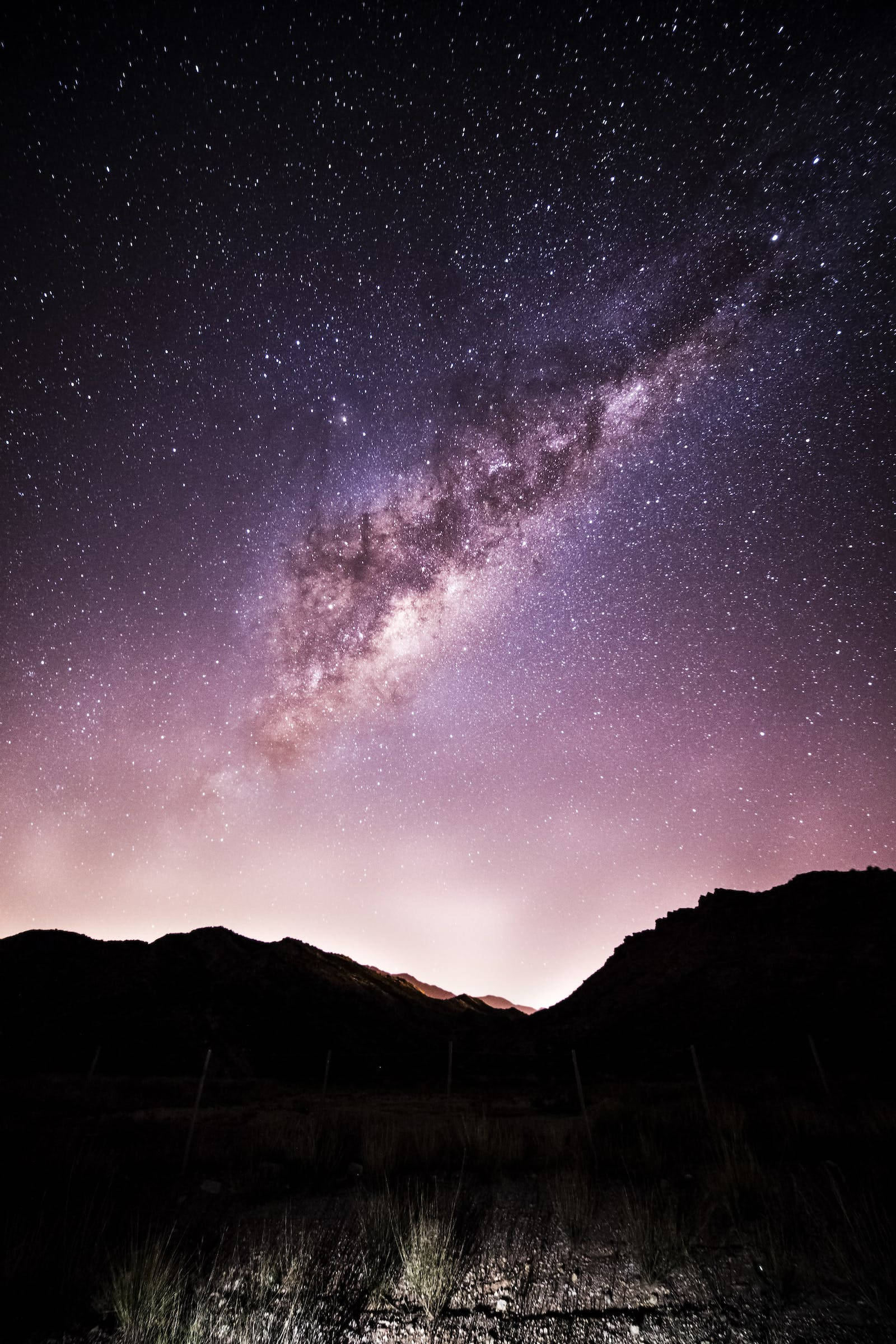 Mabatong Bato ng Purple Galaxy Wallpaper