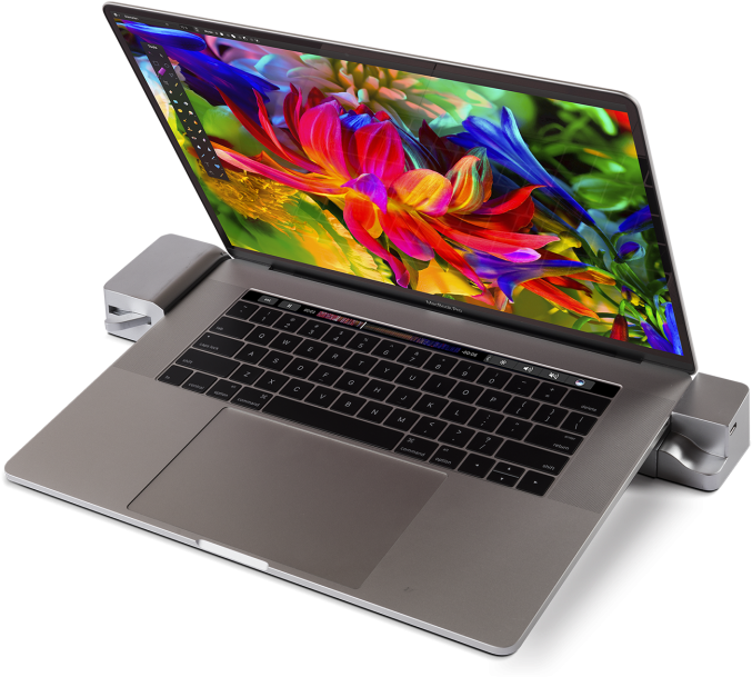 Mac Book Pro na May Makulay na Screen at mga Accessories Wallpaper