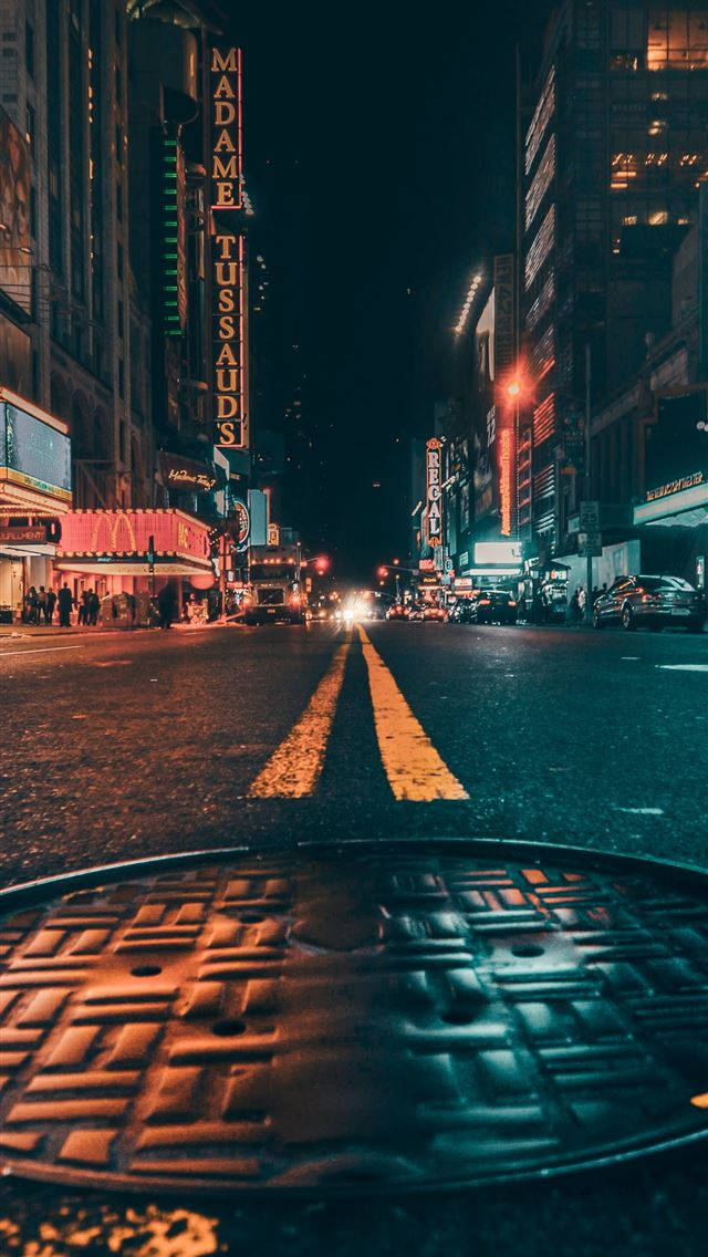 Madilim na Aesthetic na Kalye para sa iPhone Wallpaper