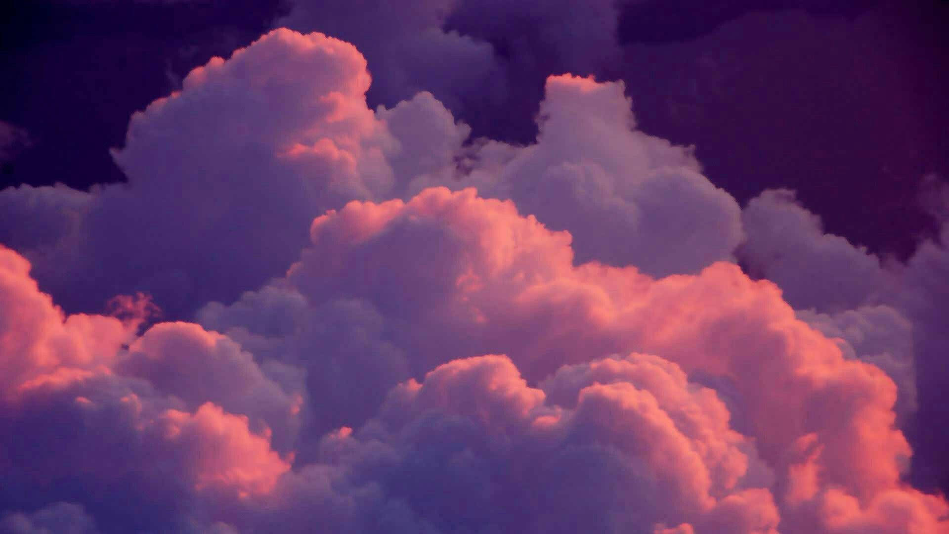 Madilim na Pulang Aesthetic na Ulap Wallpaper