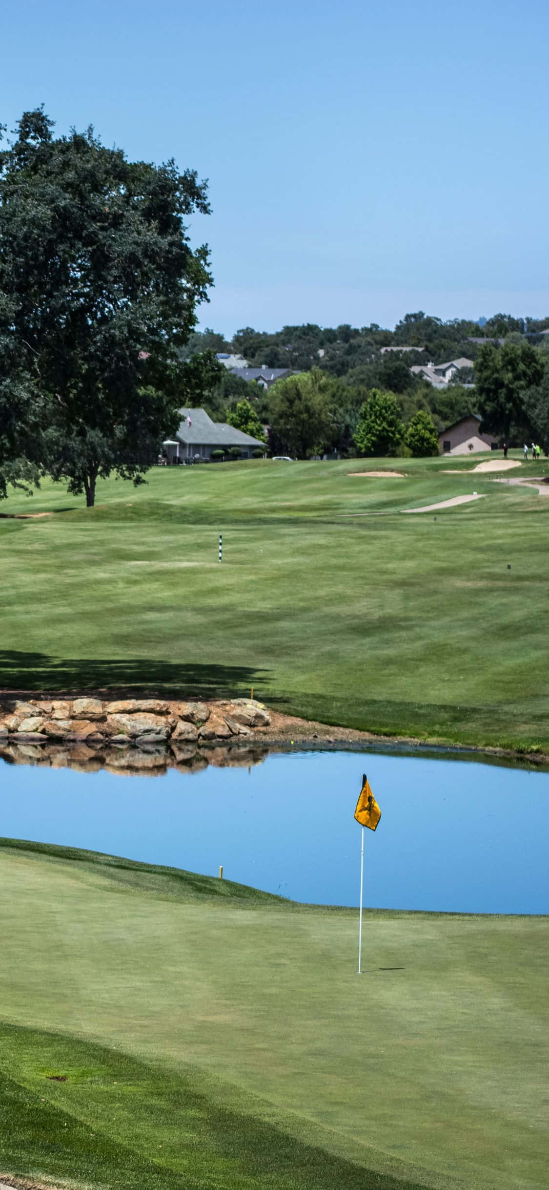 Mag-break away at I-experience ang Kagandahan ng Kalikasan gamit ang Isang Golf Game Day. Wallpaper