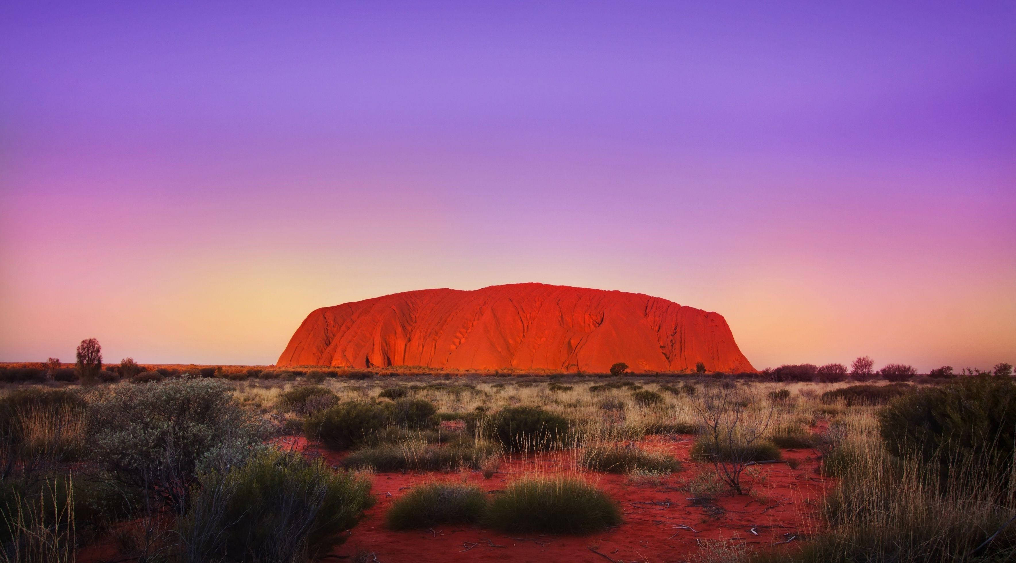 Magandang Paglubog ng Araw sa Ayers Rock Wallpaper