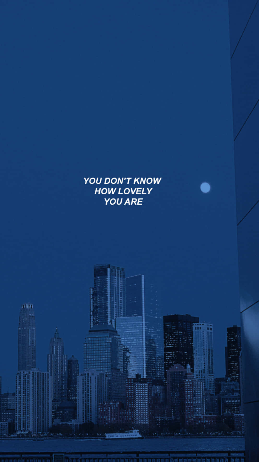 Maghanap ng aliw at ganda sa madilim na asul na aesthetic na ito Wallpaper