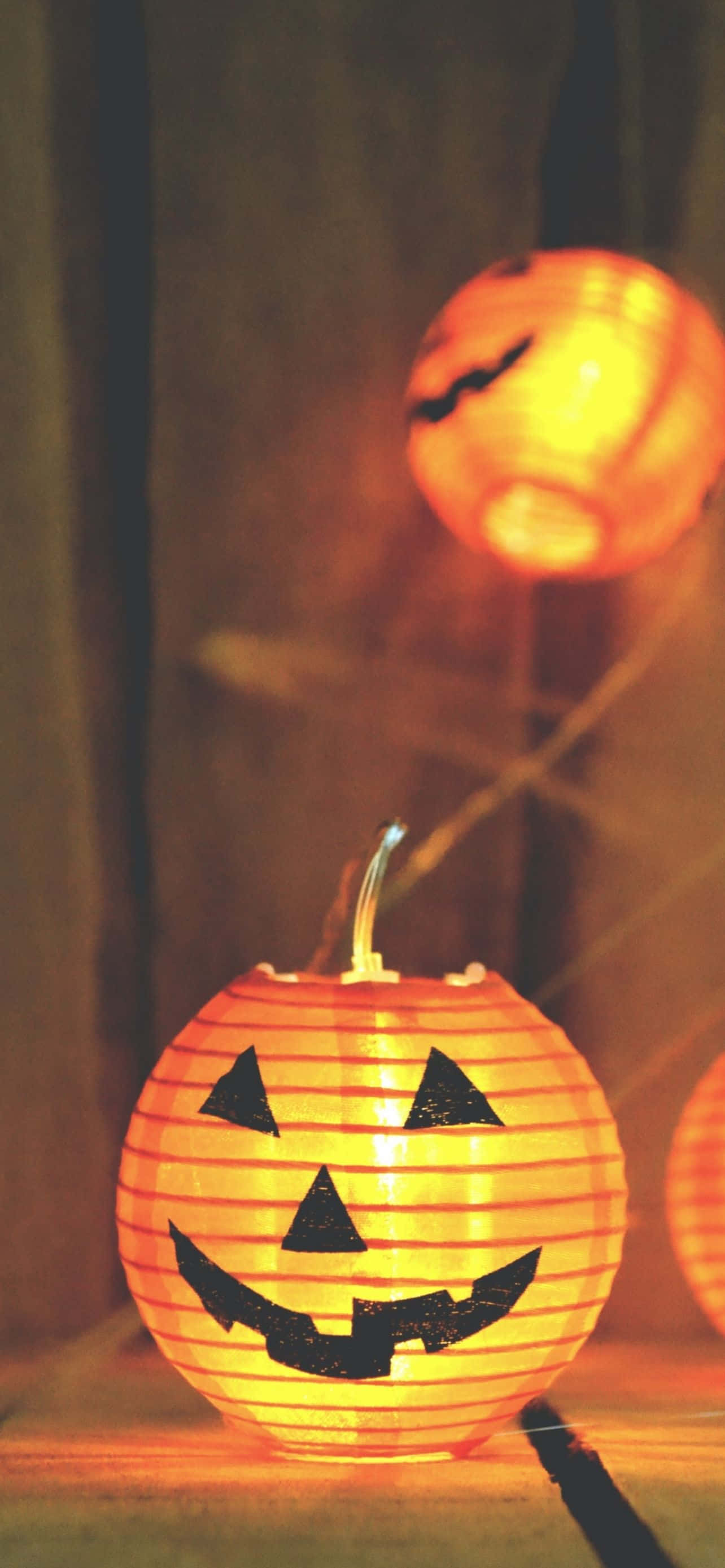 Maghanda para sa Halloween gamit ang iPhone Wallpaper