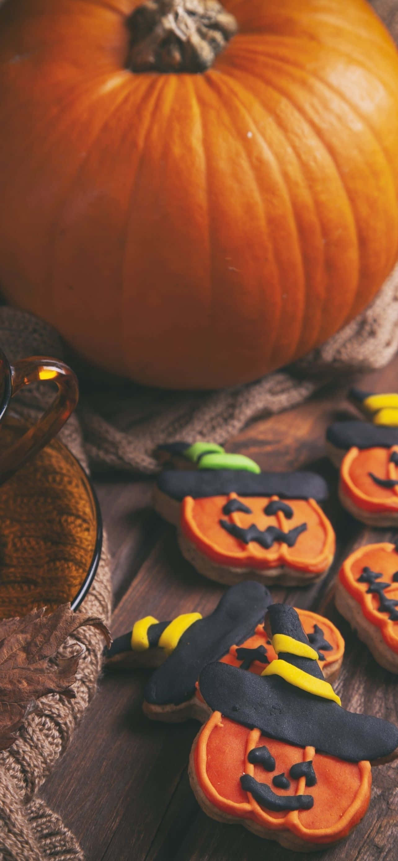 Maging katatakutan gamit ang napakaastig na Halloween iPhone background na ito! Wallpaper