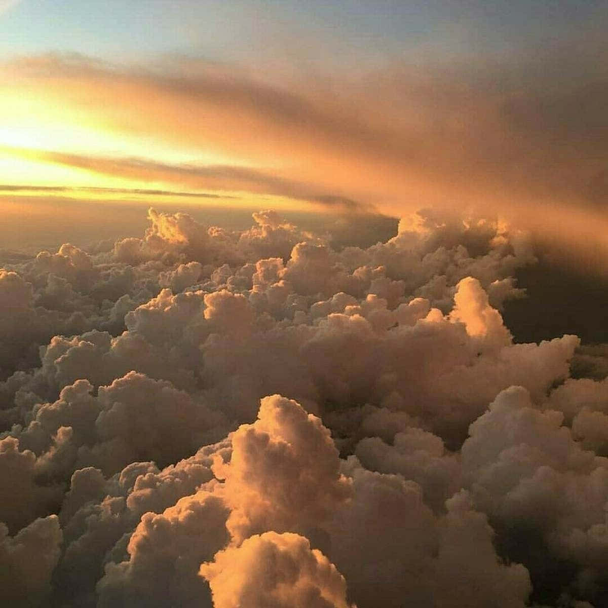 Maglaan ng Sandali upang Pahalagahan ang Kadakilaan ng Kalikasan Wallpaper