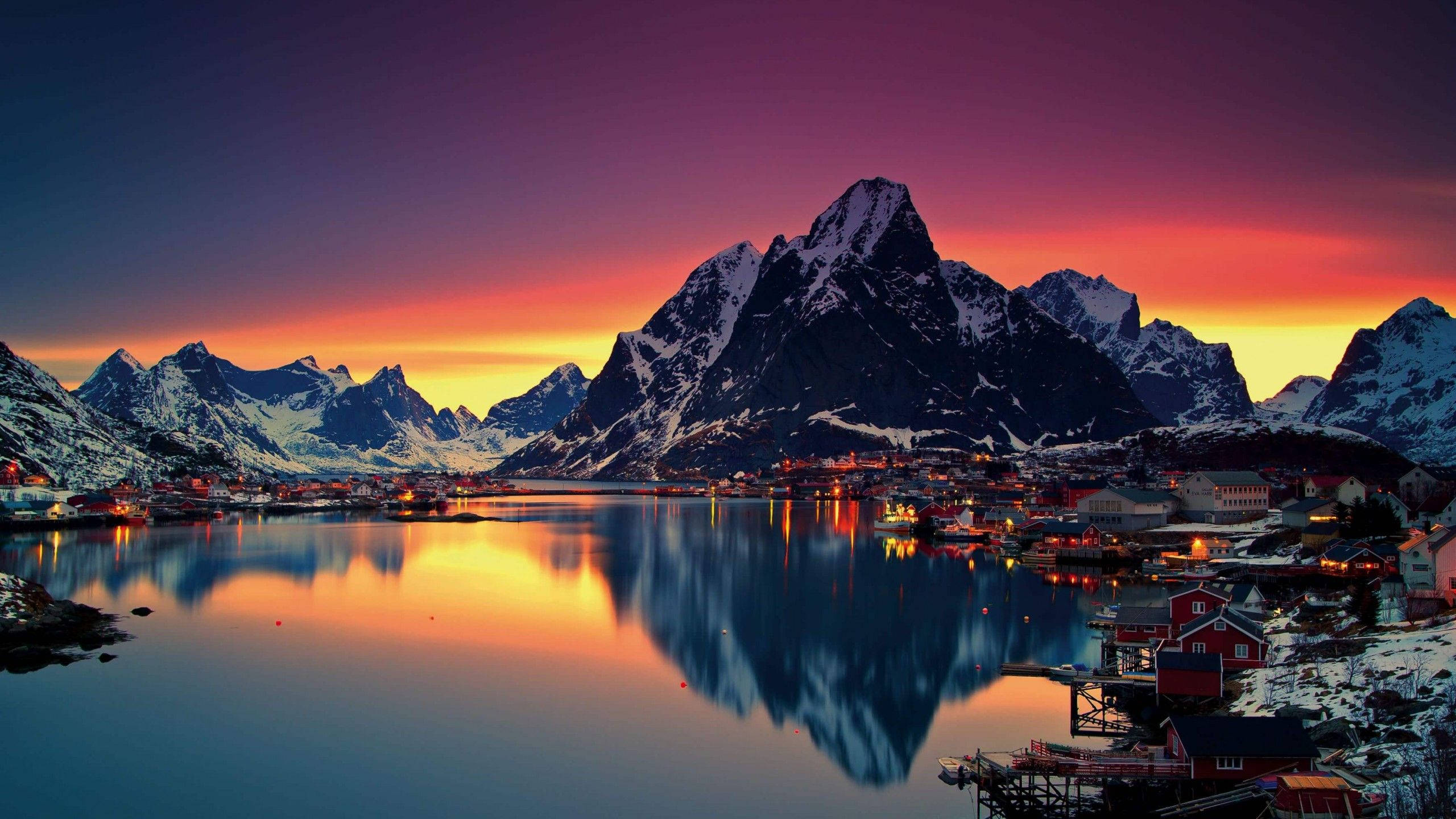 Magnificent na paglubog ng araw sa Norway Wallpaper