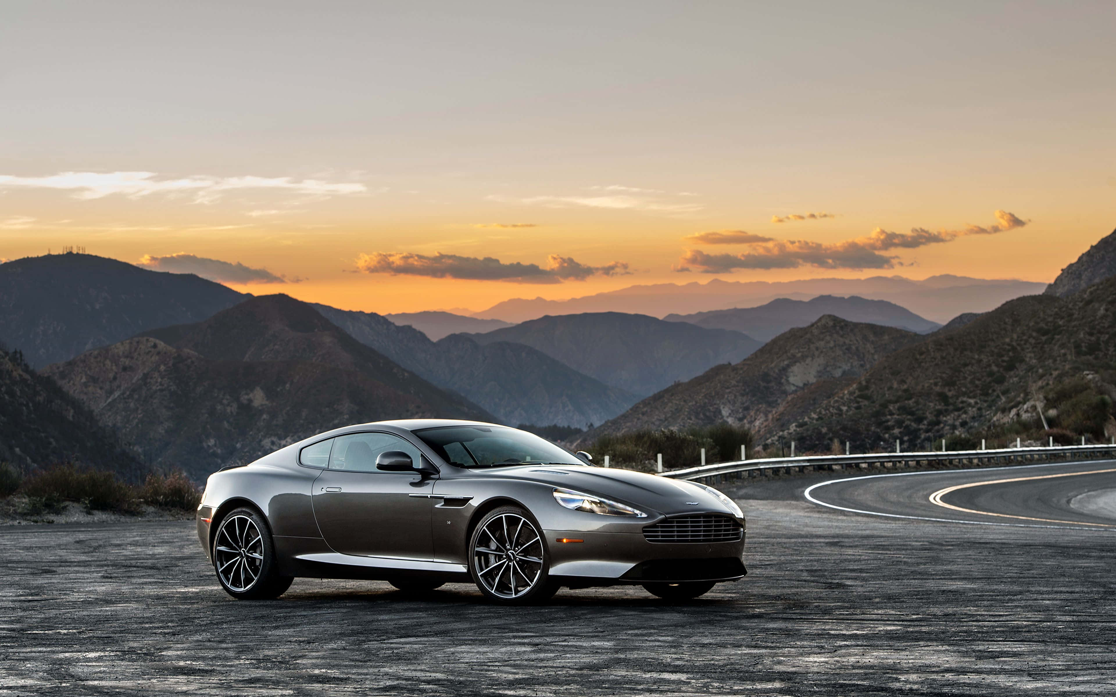 Makinis at Estilong Aston Martin DB9 Wallpaper
