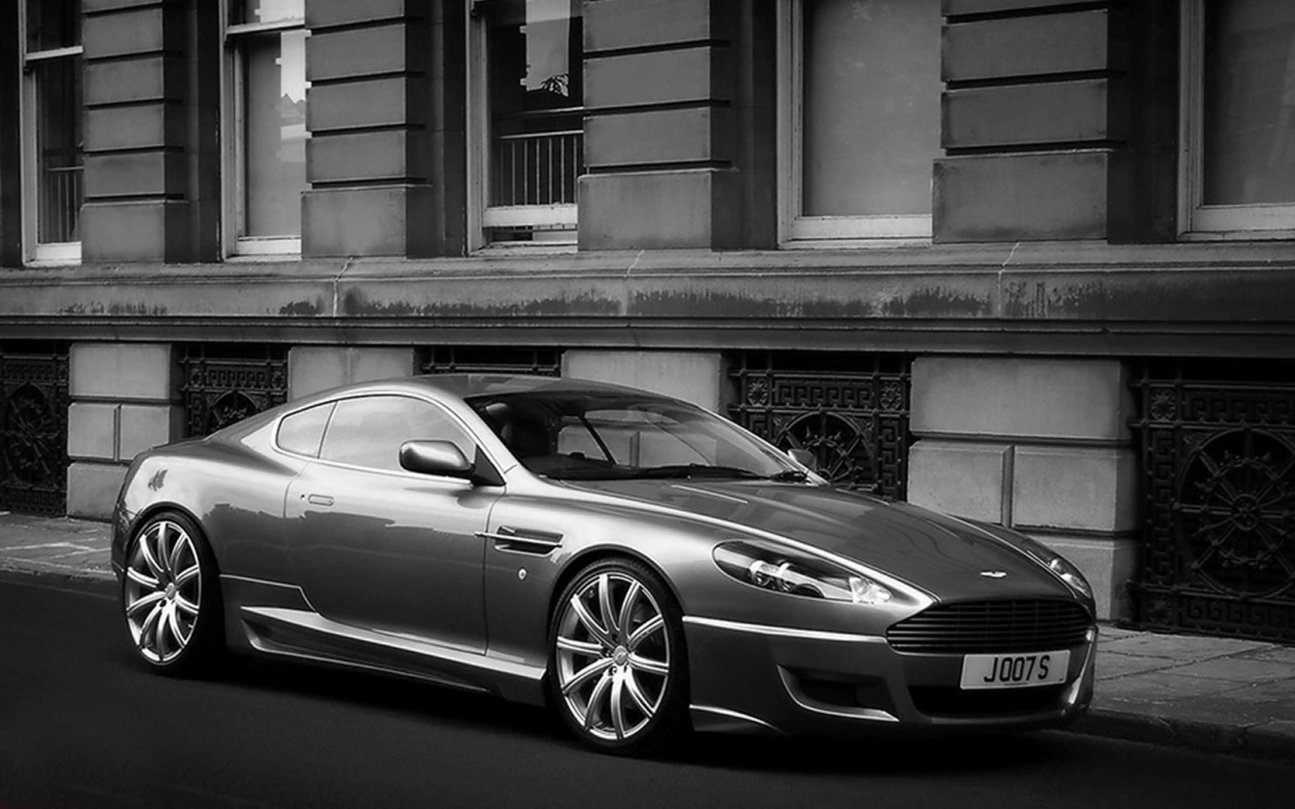 Makinis at Marangyang Aston Martin DB9 Wallpaper