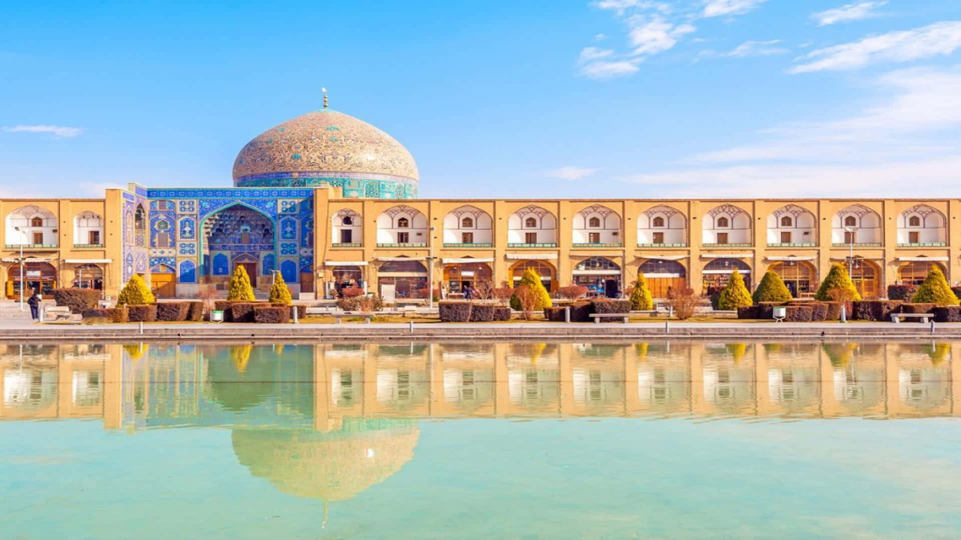 Makulay na Litrato ng Moske ng Isfahan Wallpaper