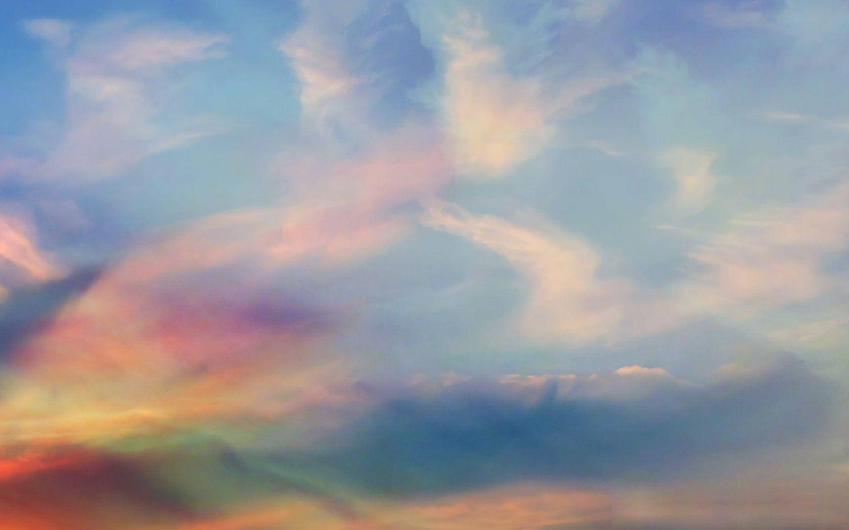 Makulay na Ulap at Northern Lights Wallpaper