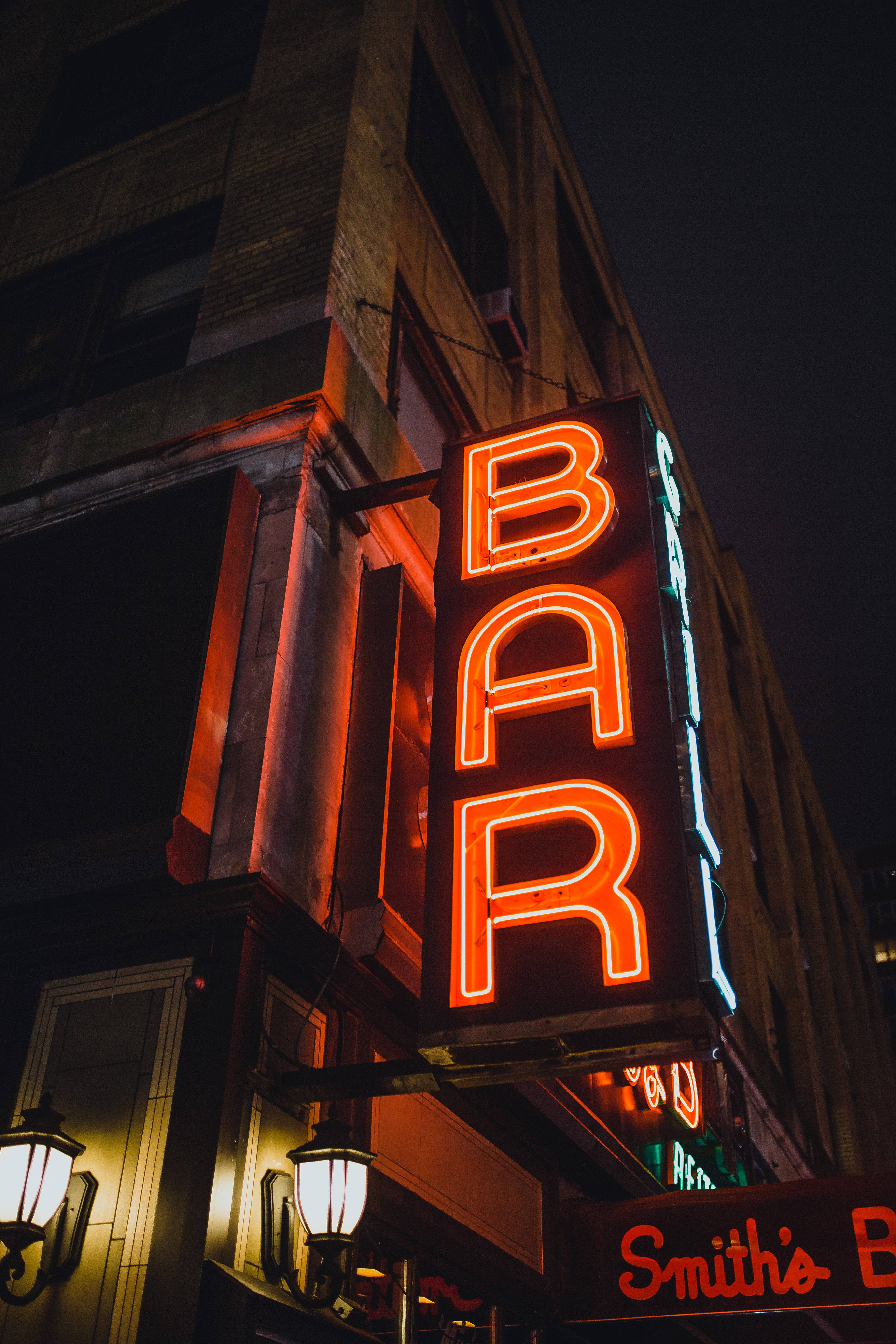 Malaking Bar Neon Sign Wallpaper
