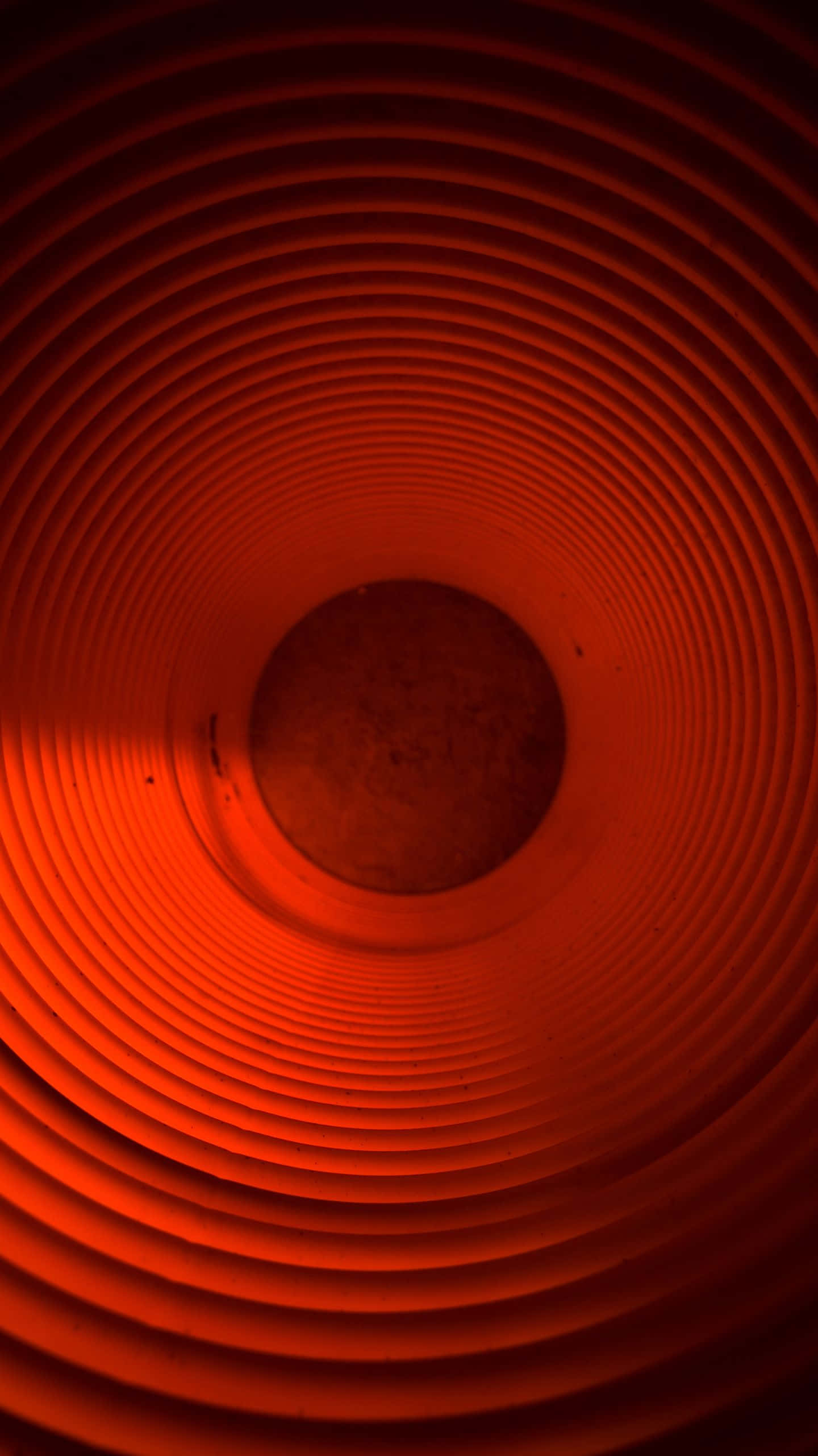 Malaking hanay ng bundok na may mga pahiwat ng lunti at lila Wallpaper
