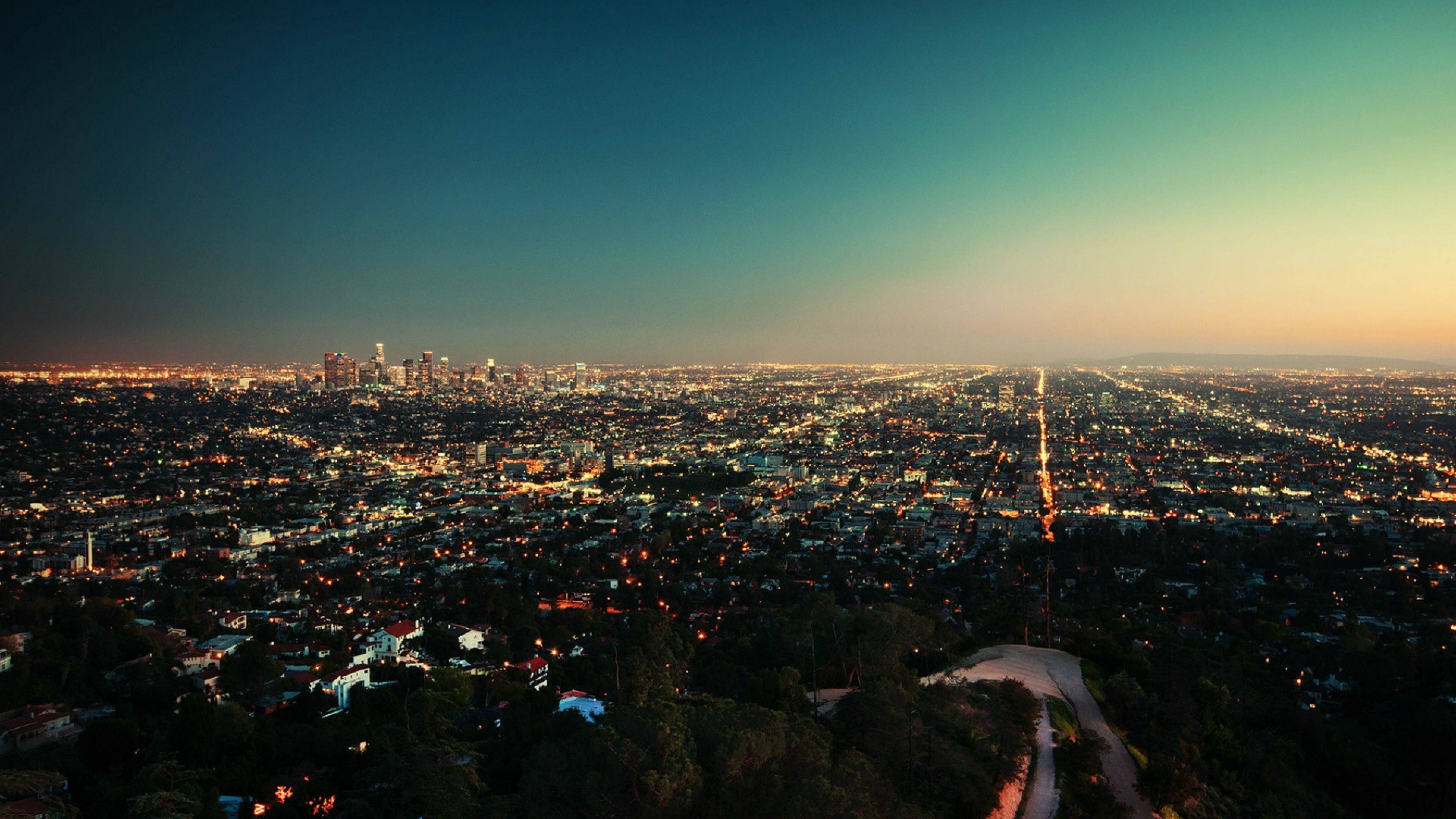 Malamlam na Paglubog ng Araw sa Los Angeles Wallpaper