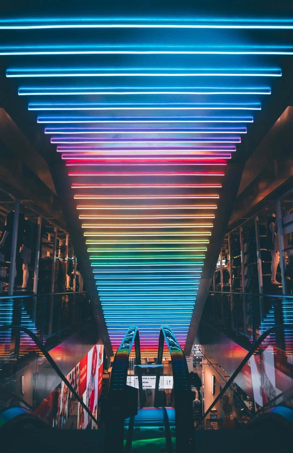 Maligayang Pagdating sa Neon City - Lungsod ng mga Liwanag Wallpaper