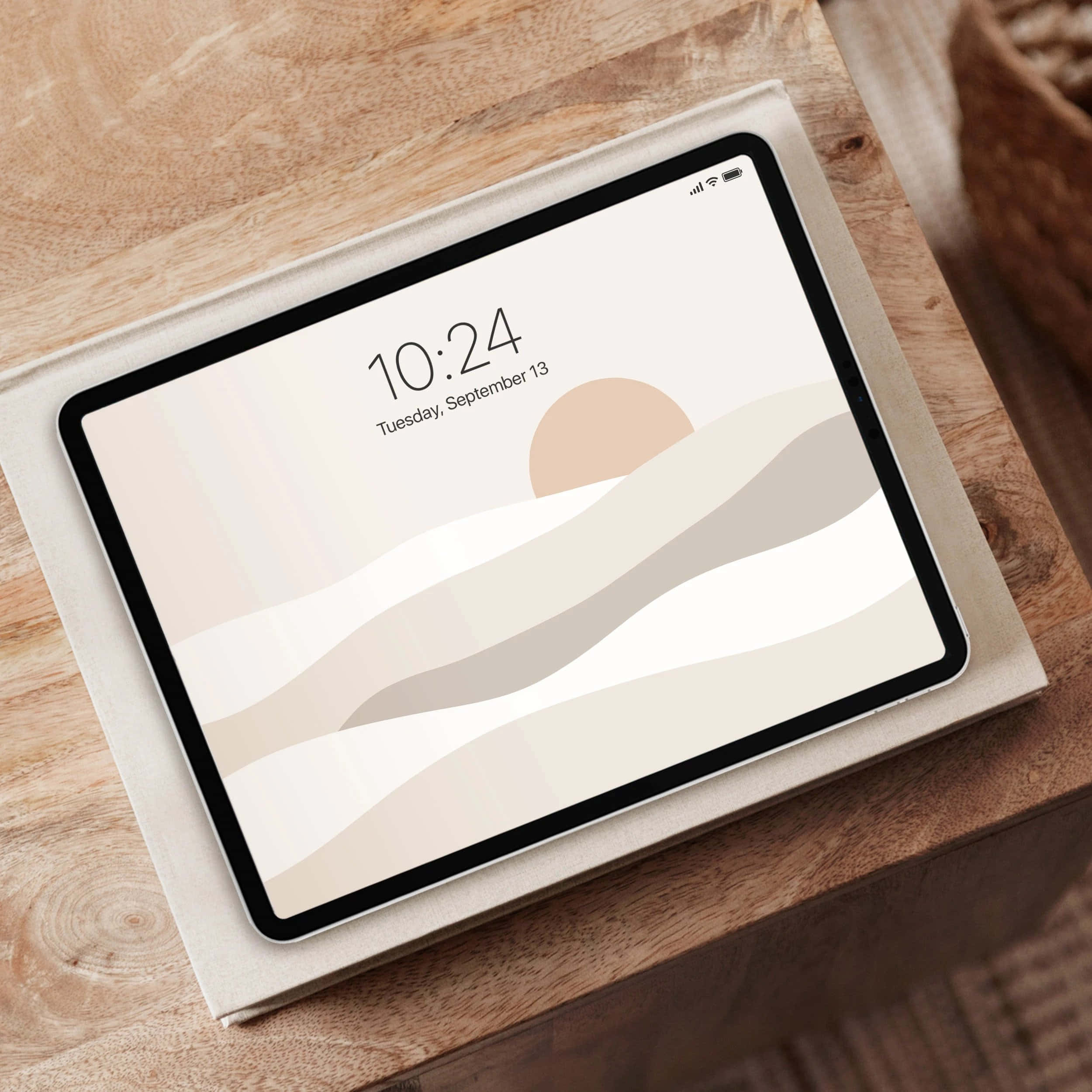 "Manatiling malikhain gamit ang aesthetic na iPad." Wallpaper