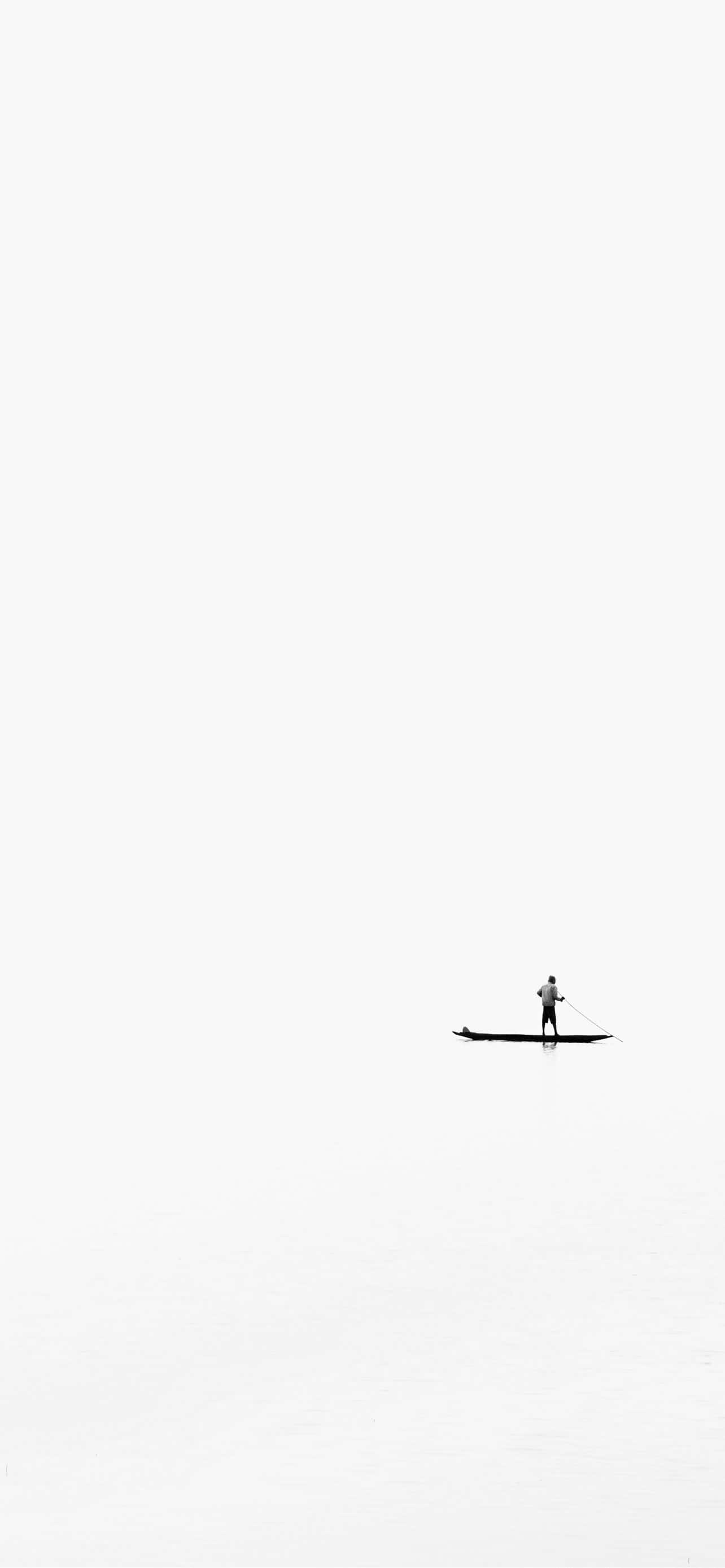 Manatiling naka-uso sa uso sa pamamagitan ng sleek at sophisticated na puting iPhone Wallpaper