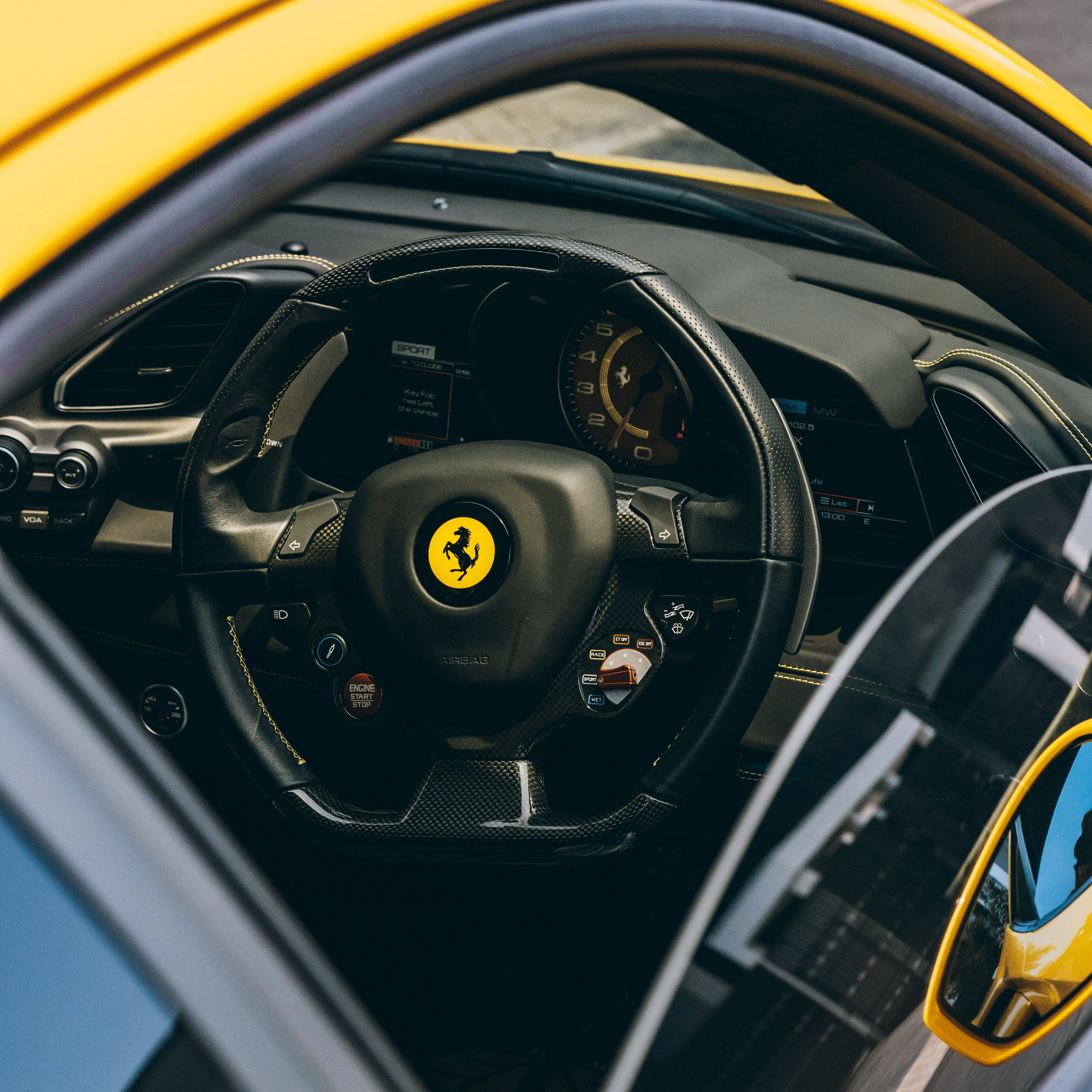Manibela ng Ferrari Wallpaper