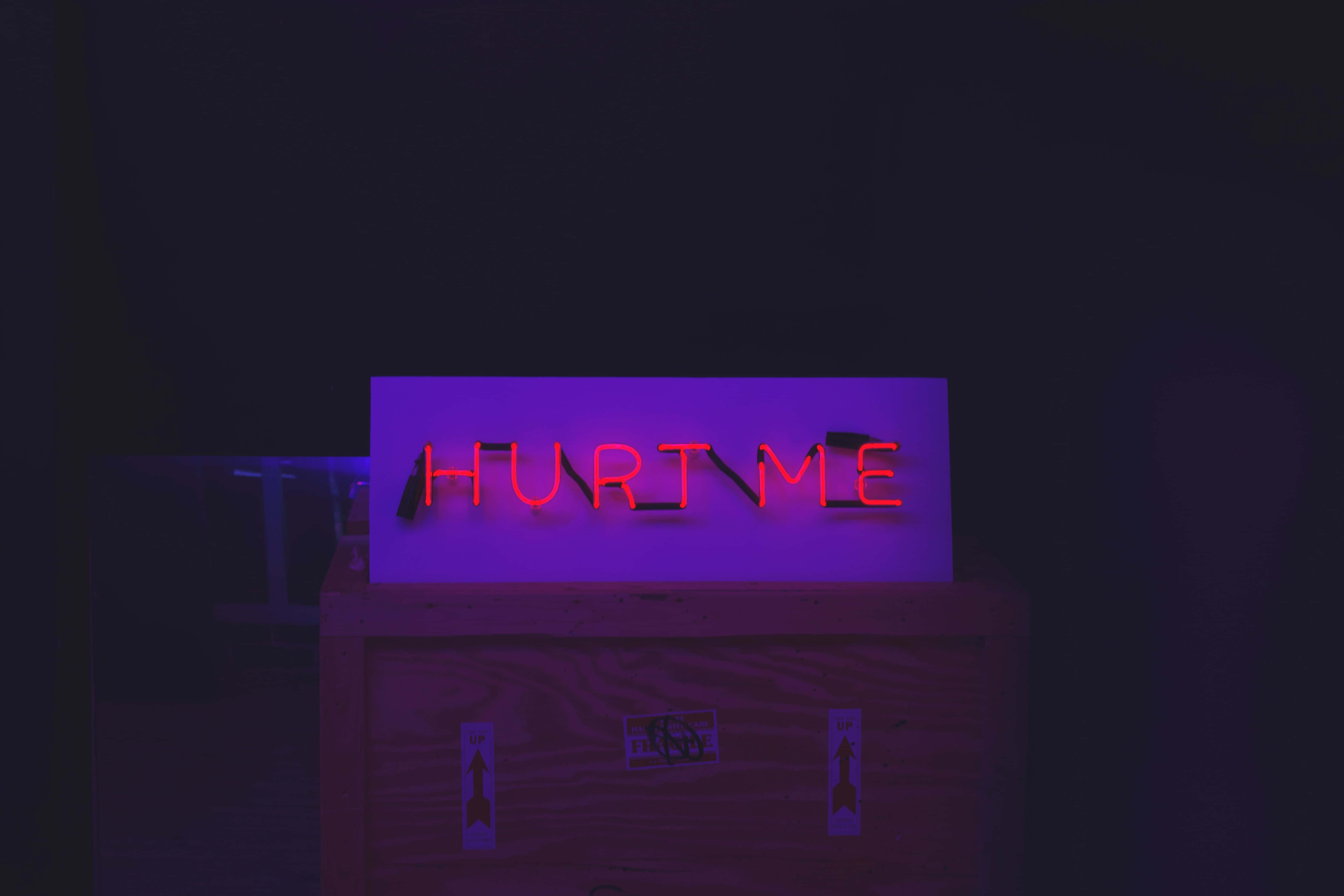 💡 Maranasan ang Lakas ng Neon Aesthetics Wallpaper