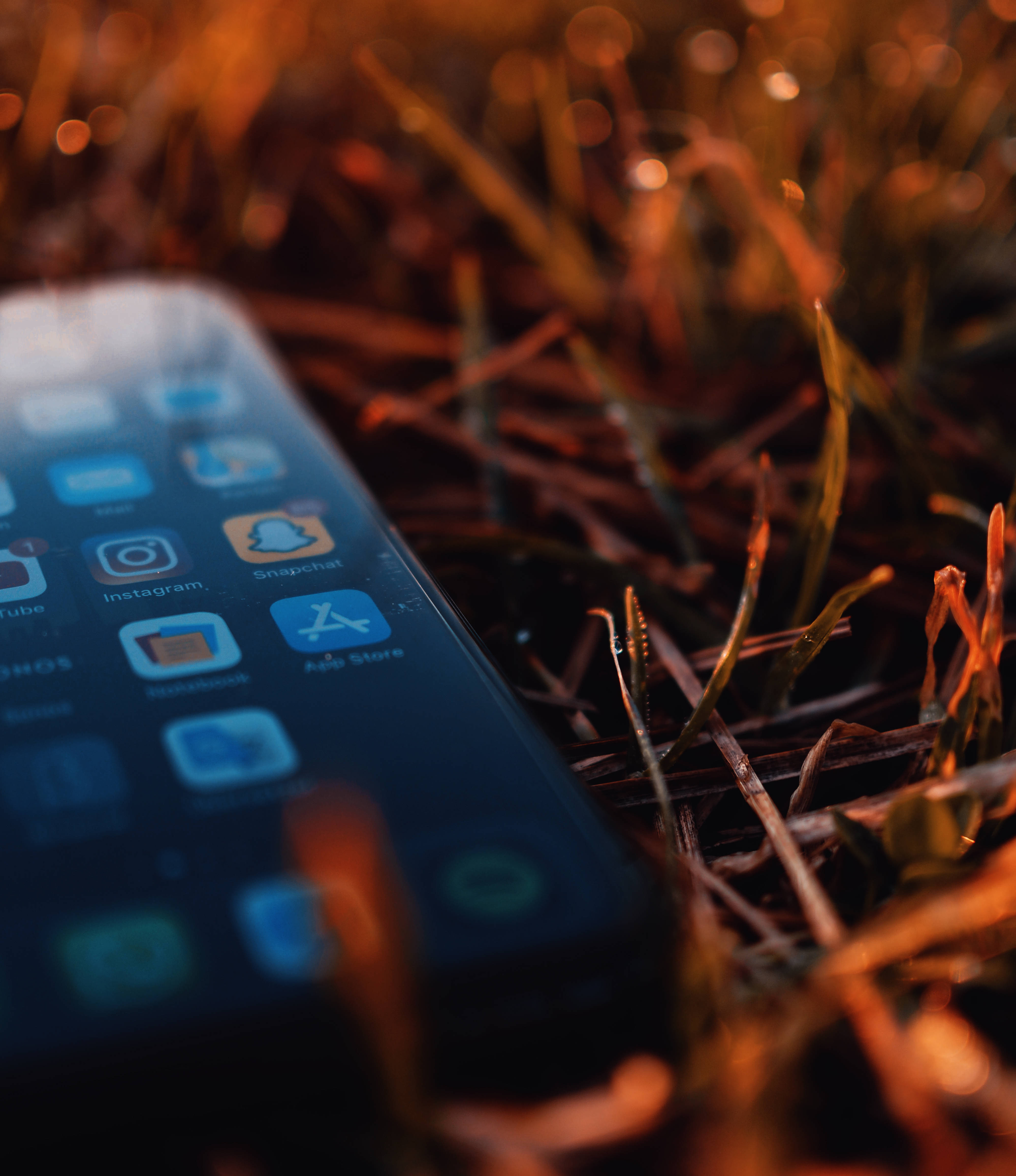 Marangyang iPhone Xs sa Space Grey Wallpaper