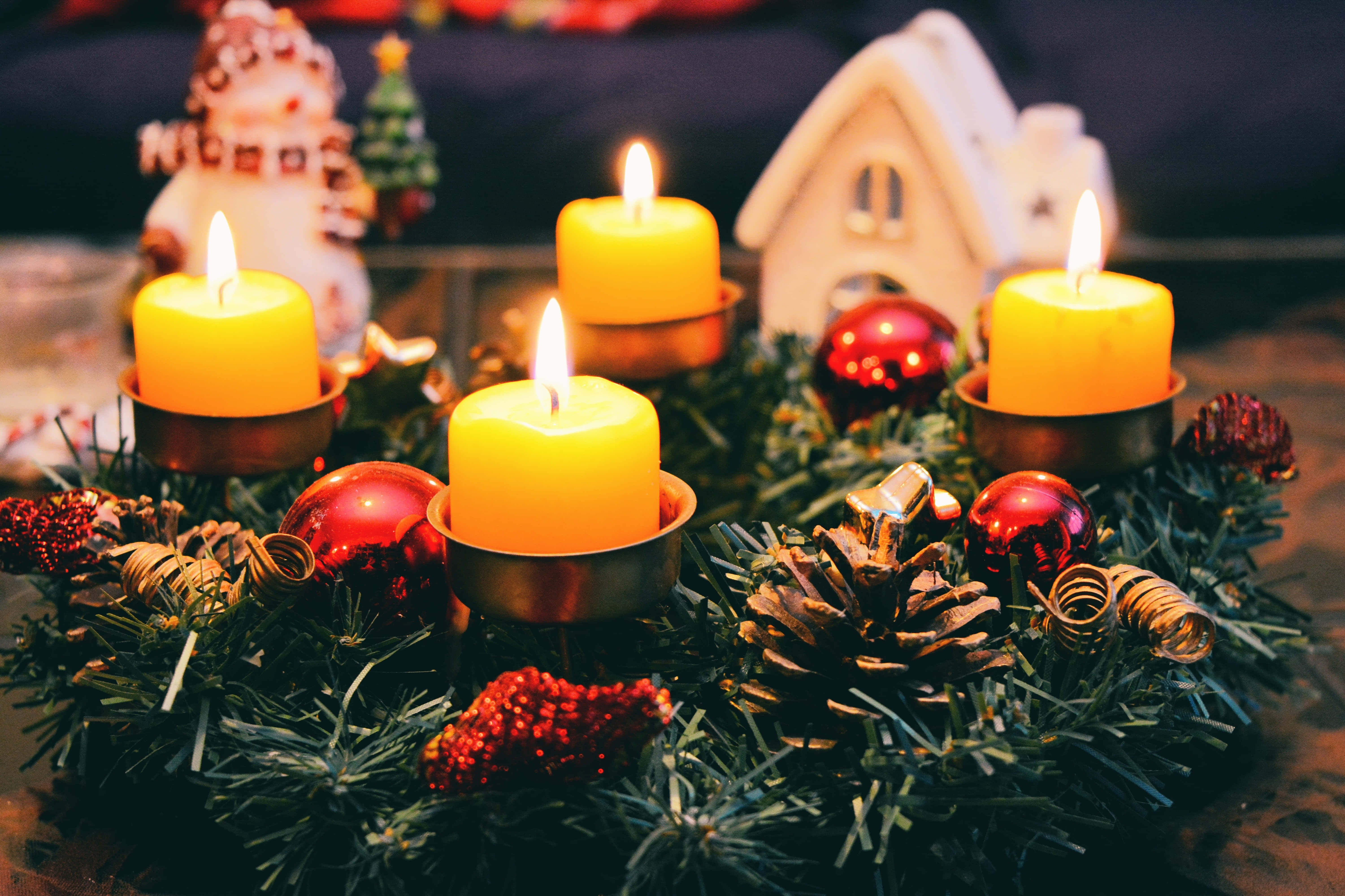 Mas Pasayahin ang Pasko Gamit ang Nakatutuwang Aesthetic na Ito Wallpaper