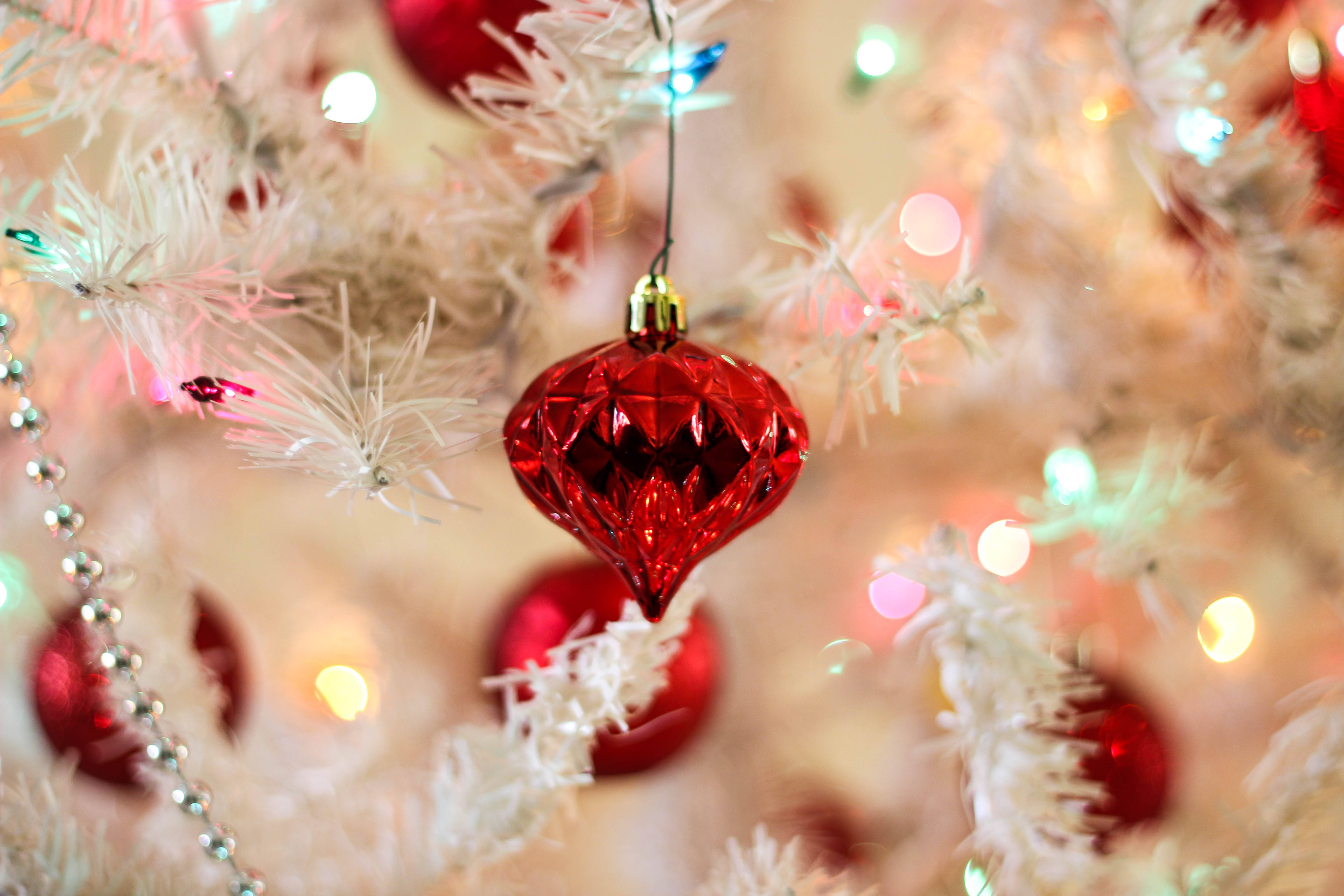 Mataas na Resolusyong mga Ilaw ng Pasko sa Puno Wallpaper