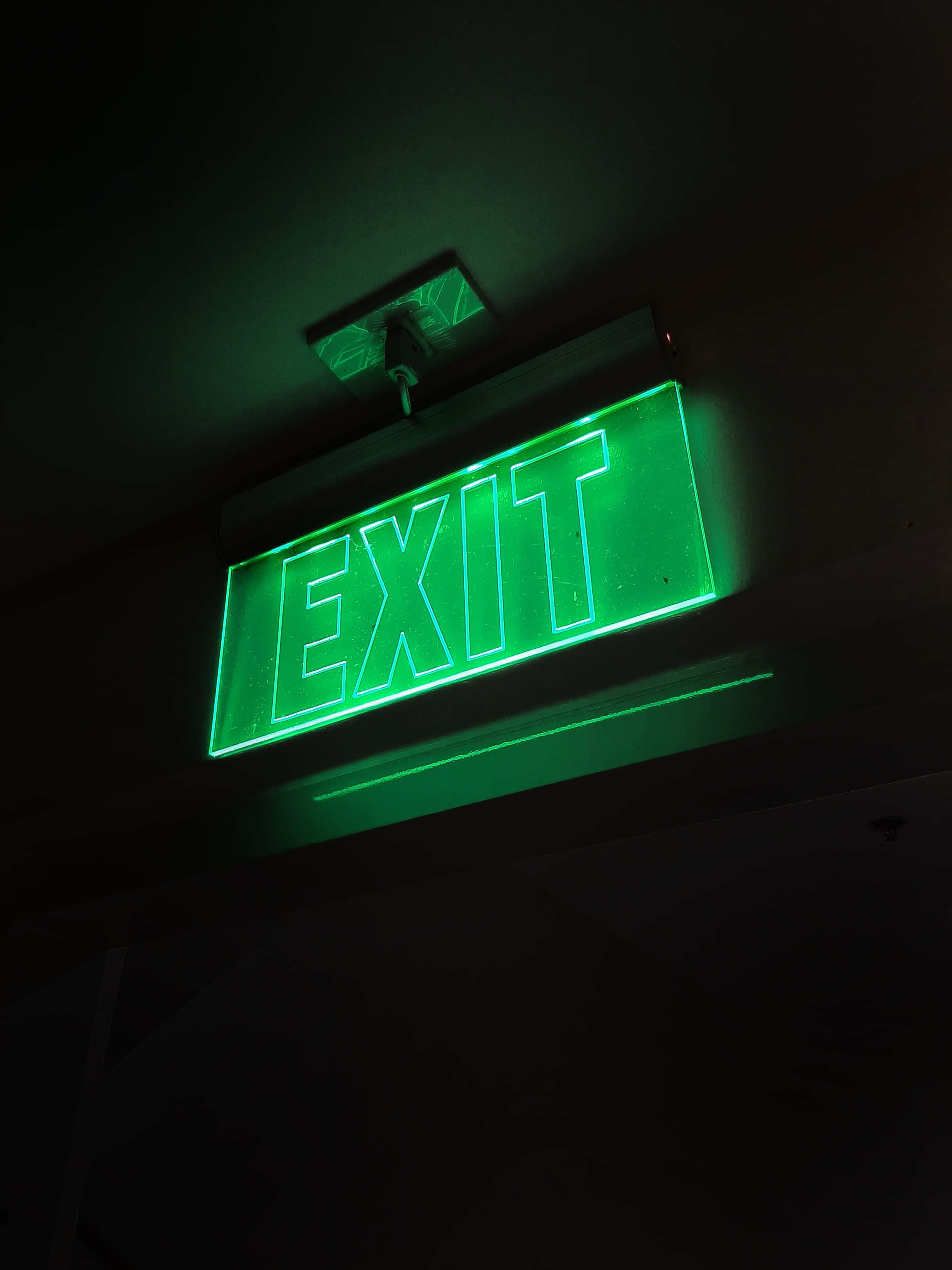 Matingkad na Neon Green na Background Wallpaper