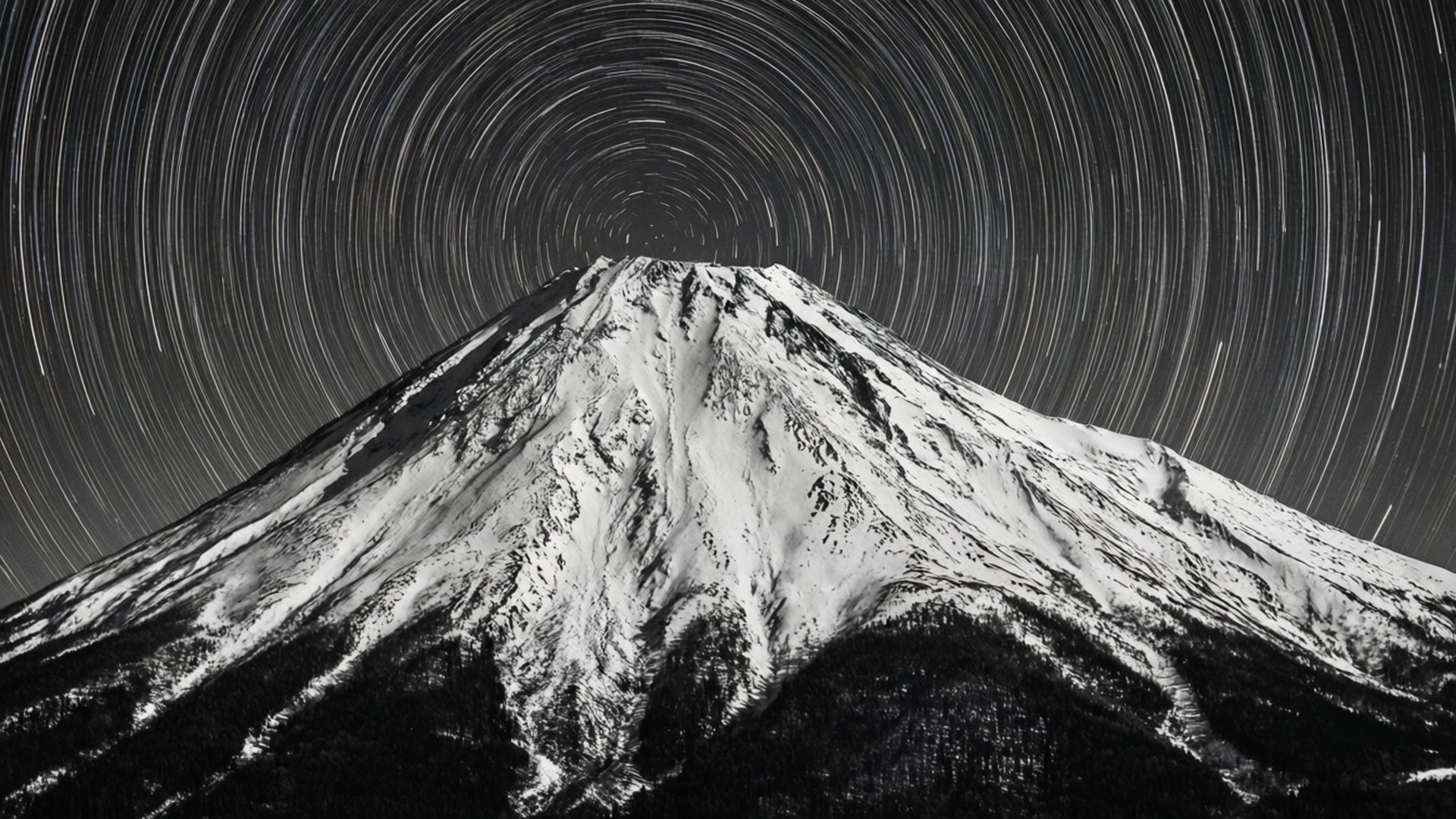 Mga Bakas ng Bituin sa Bundok Wallpaper
