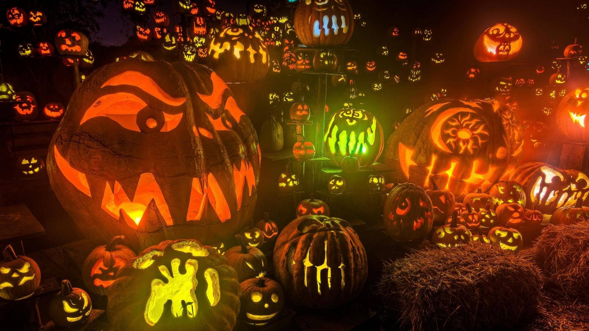 Mga Cute na Aesthetic na Jack-O’-Lantern para sa Halloween Wallpaper