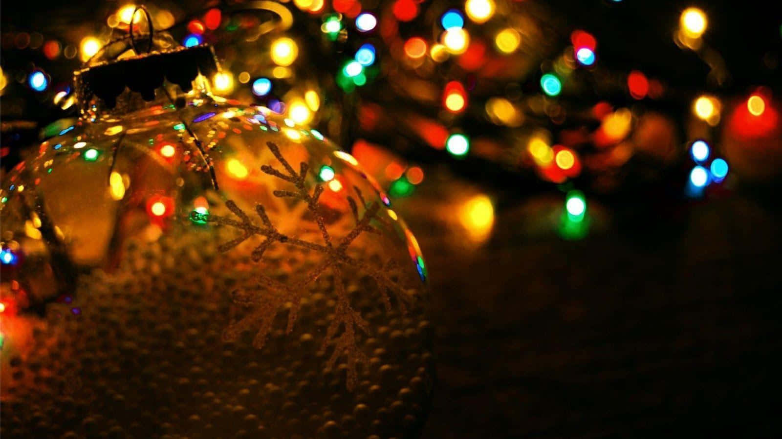 Mga Dekorasyon ng Pasko na May Ilaw Wallpaper