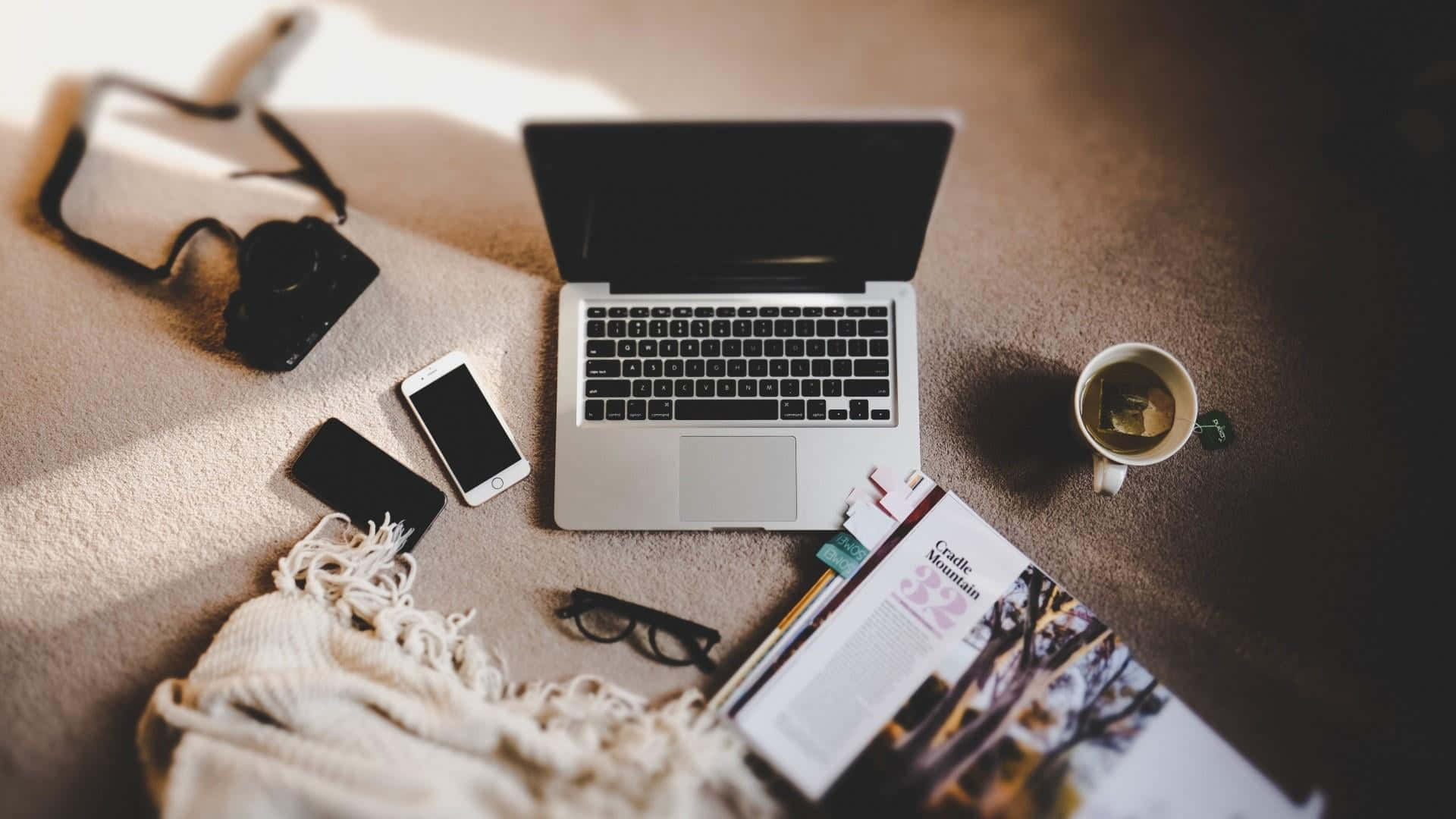 Mga larawan ng MacBook na aesthetic Wallpaper