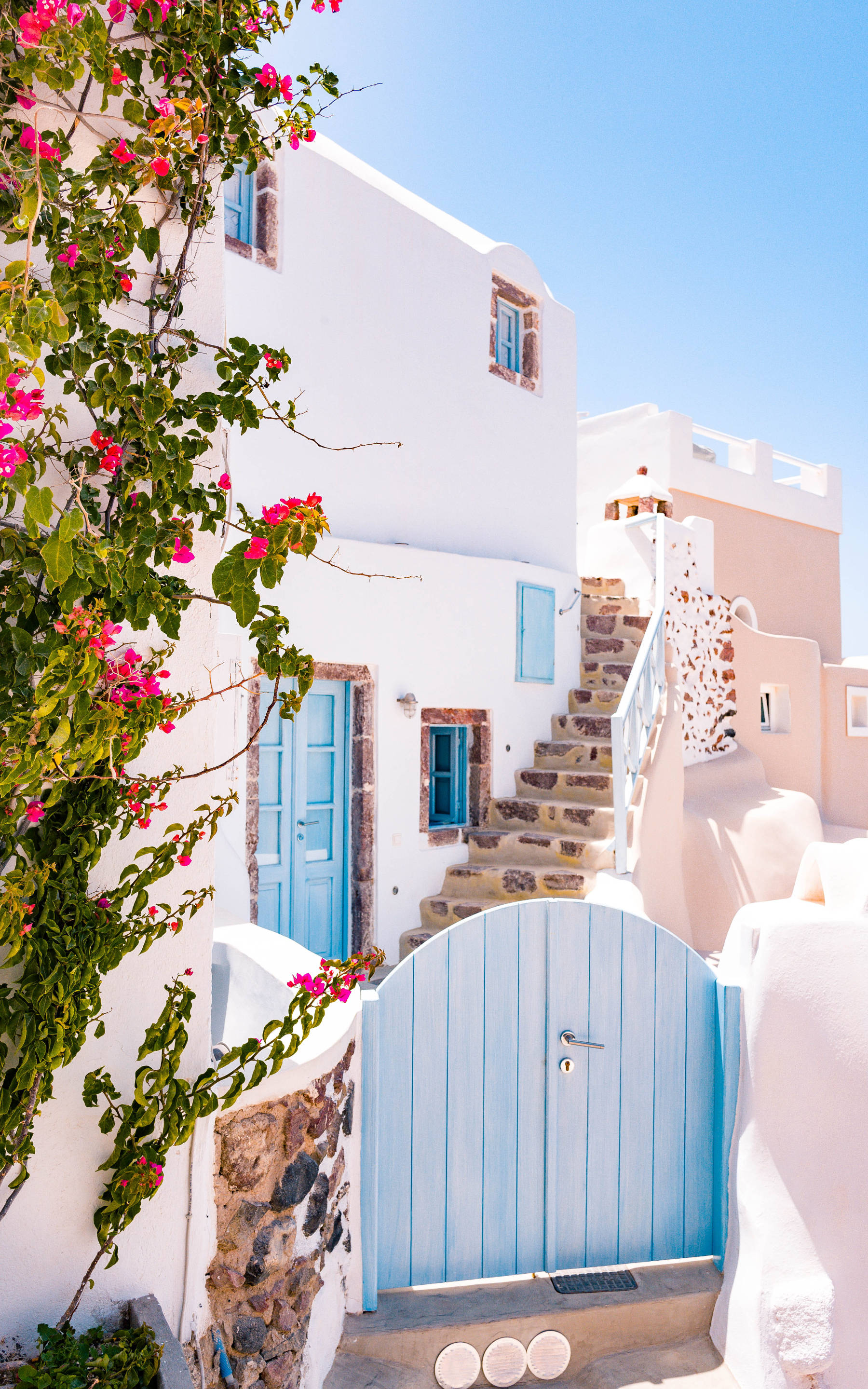 Minimalist Santorini sa Pastel Colors Wallpaper