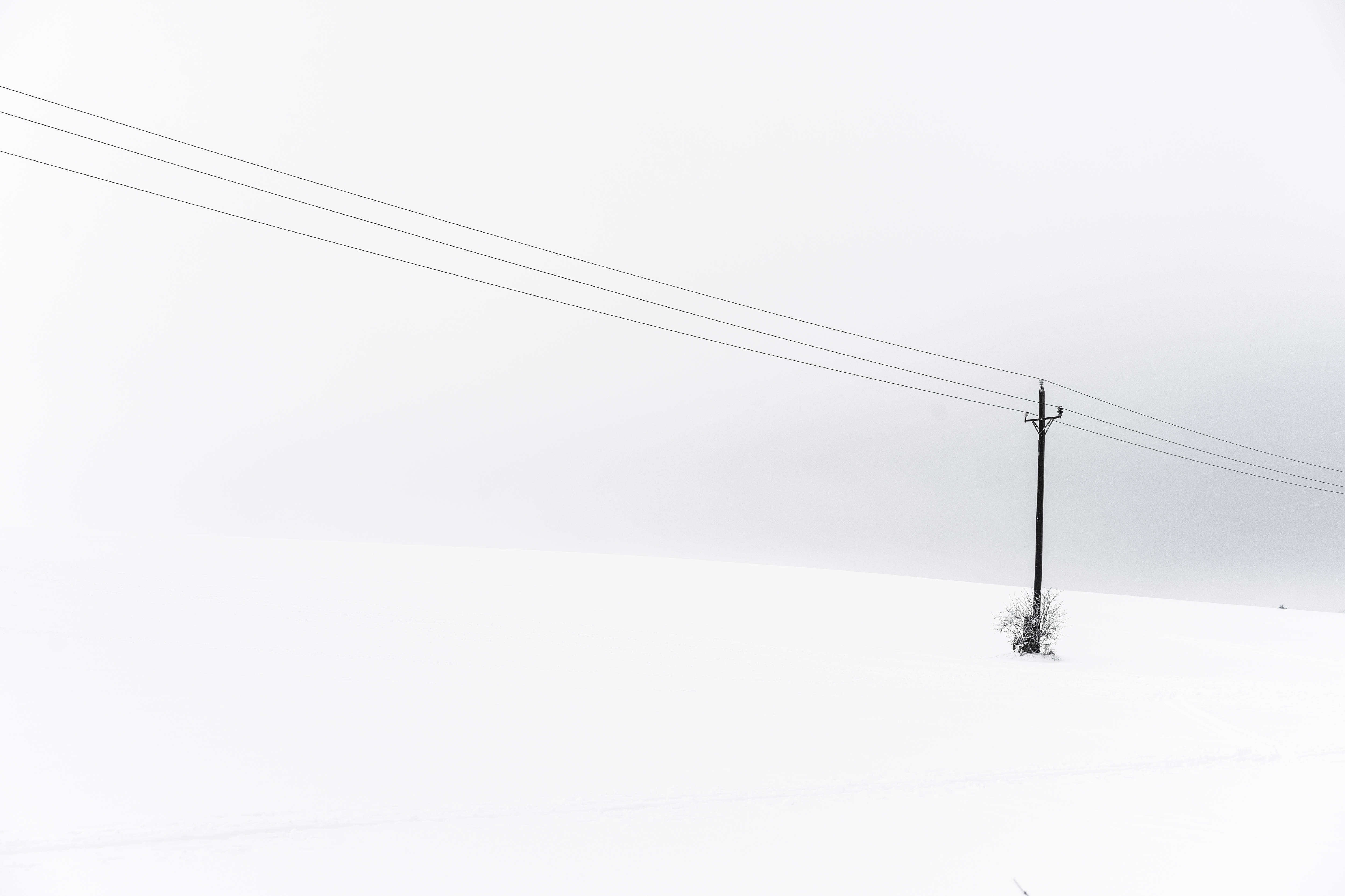 Minimalistang Aesthetic Desktop Snowy Hill Power Hill Wallpaper