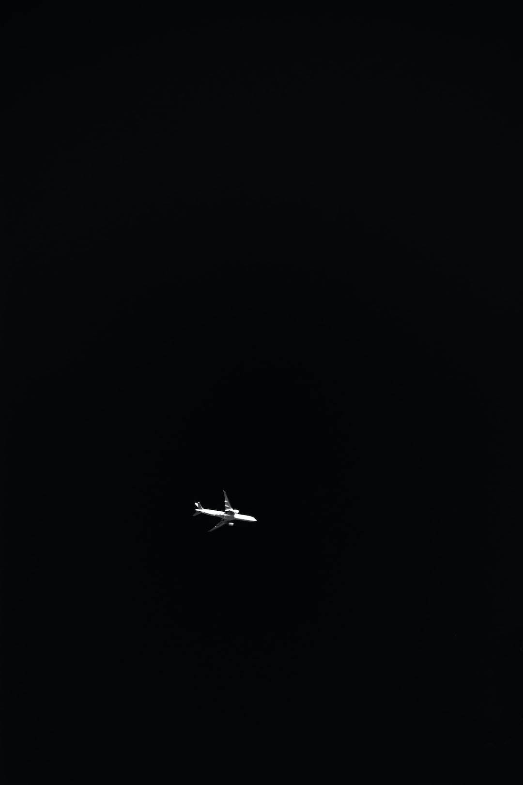 Minimalistang PFP ng Eroplano na Itim at Puti Wallpaper