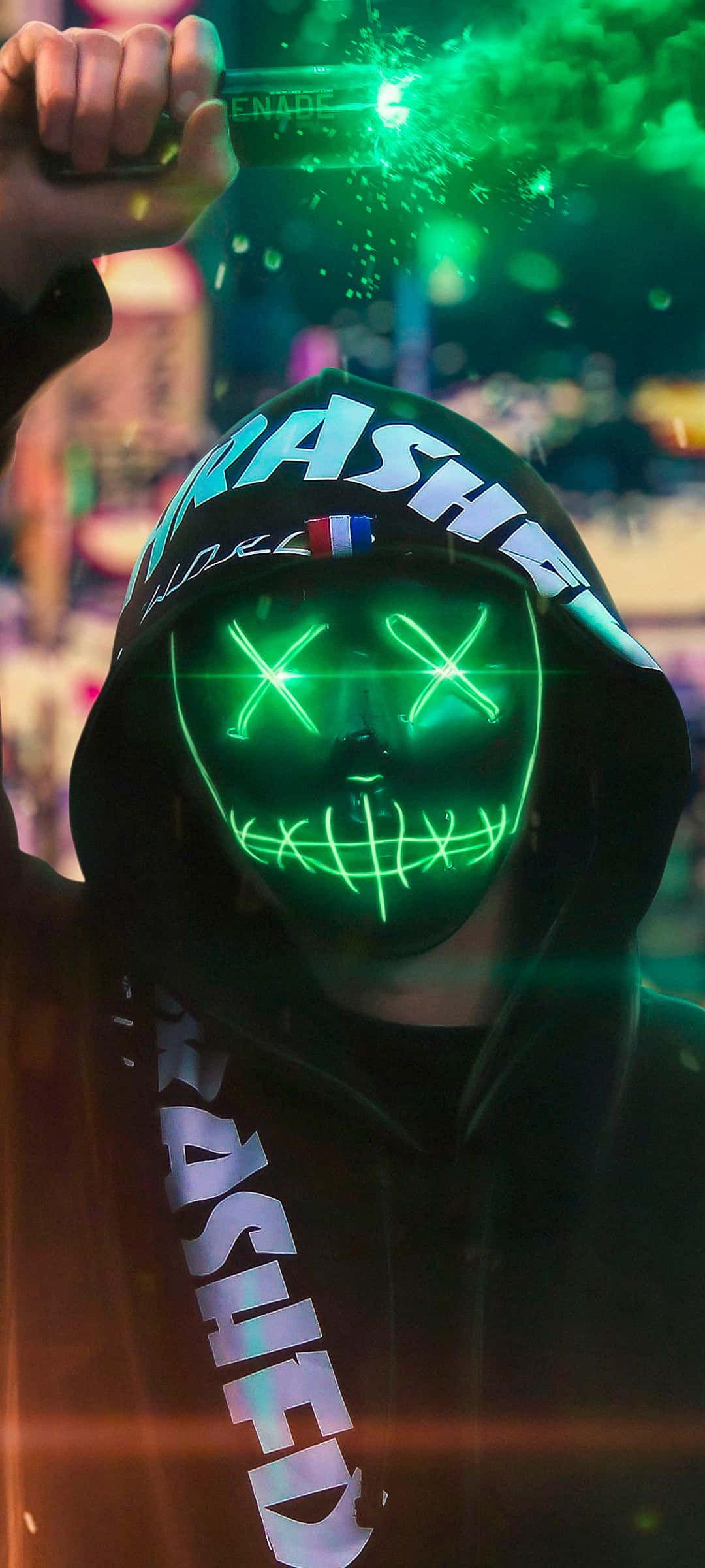 Misteryosong Lalaking May Neon Mask na Nababalot ng Berdeng Usok Wallpaper