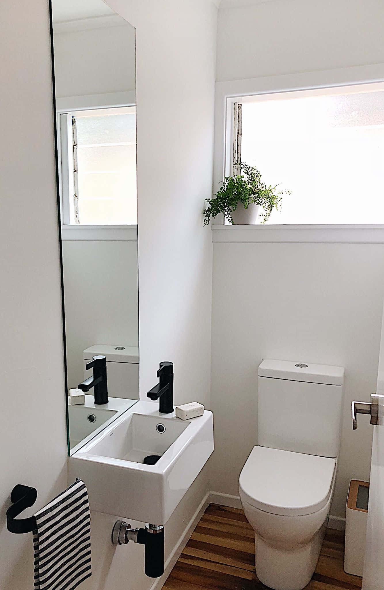 Modern at Elegant na Home Bathroom Wallpaper