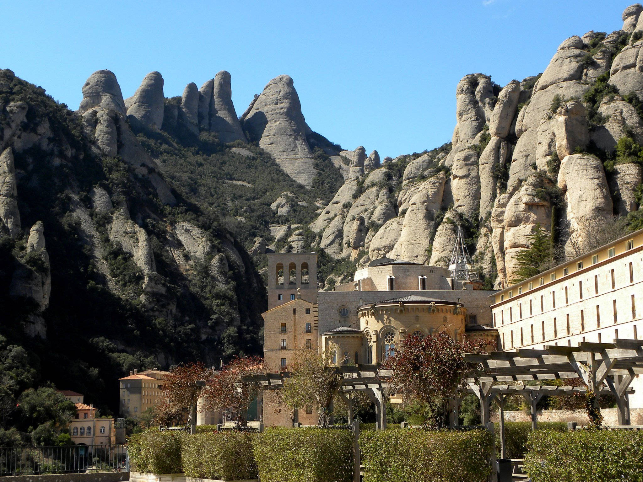 Montserrat Malinaw na Kabundukan Wallpaper
