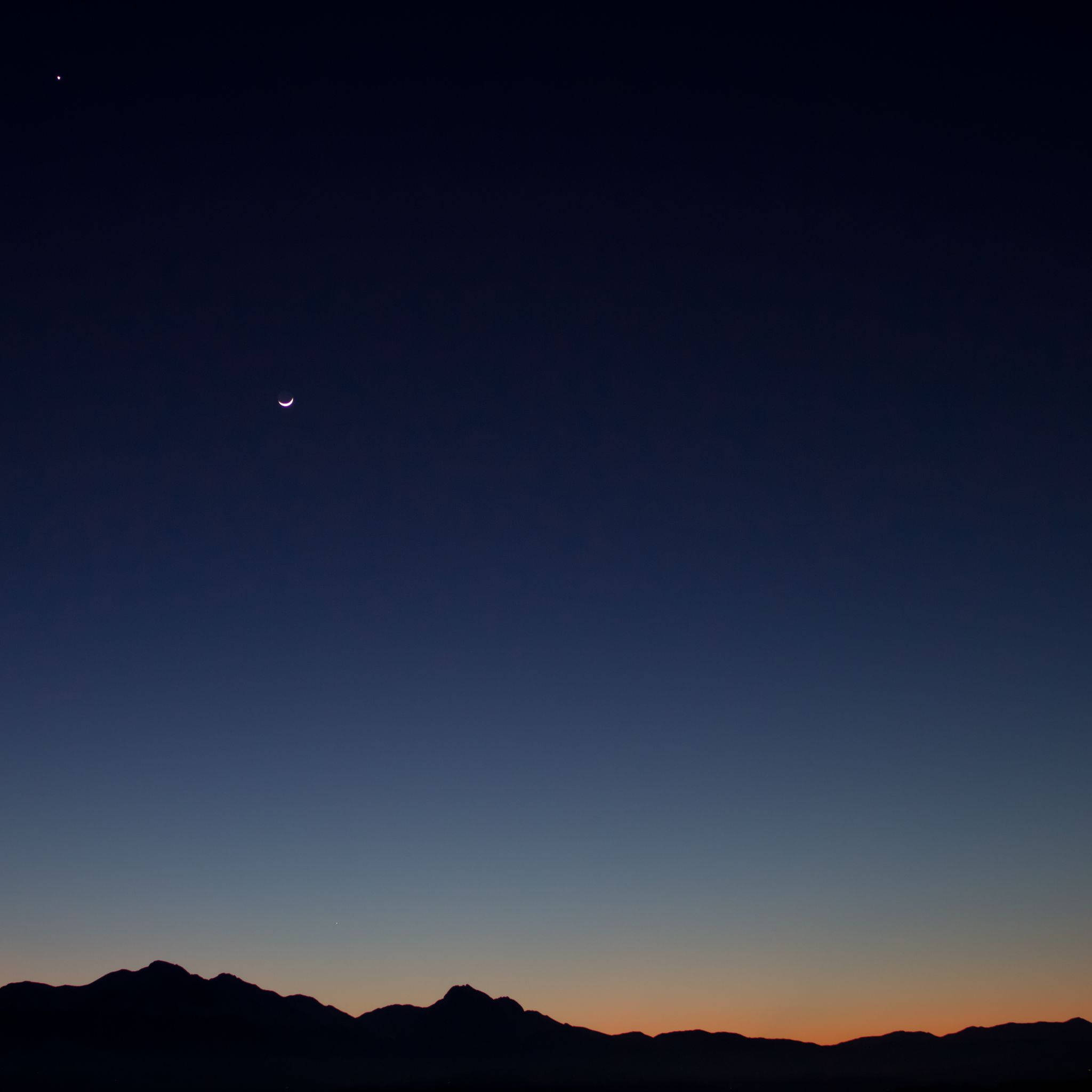 Moon Night Horizon iPad Display Wallpaper